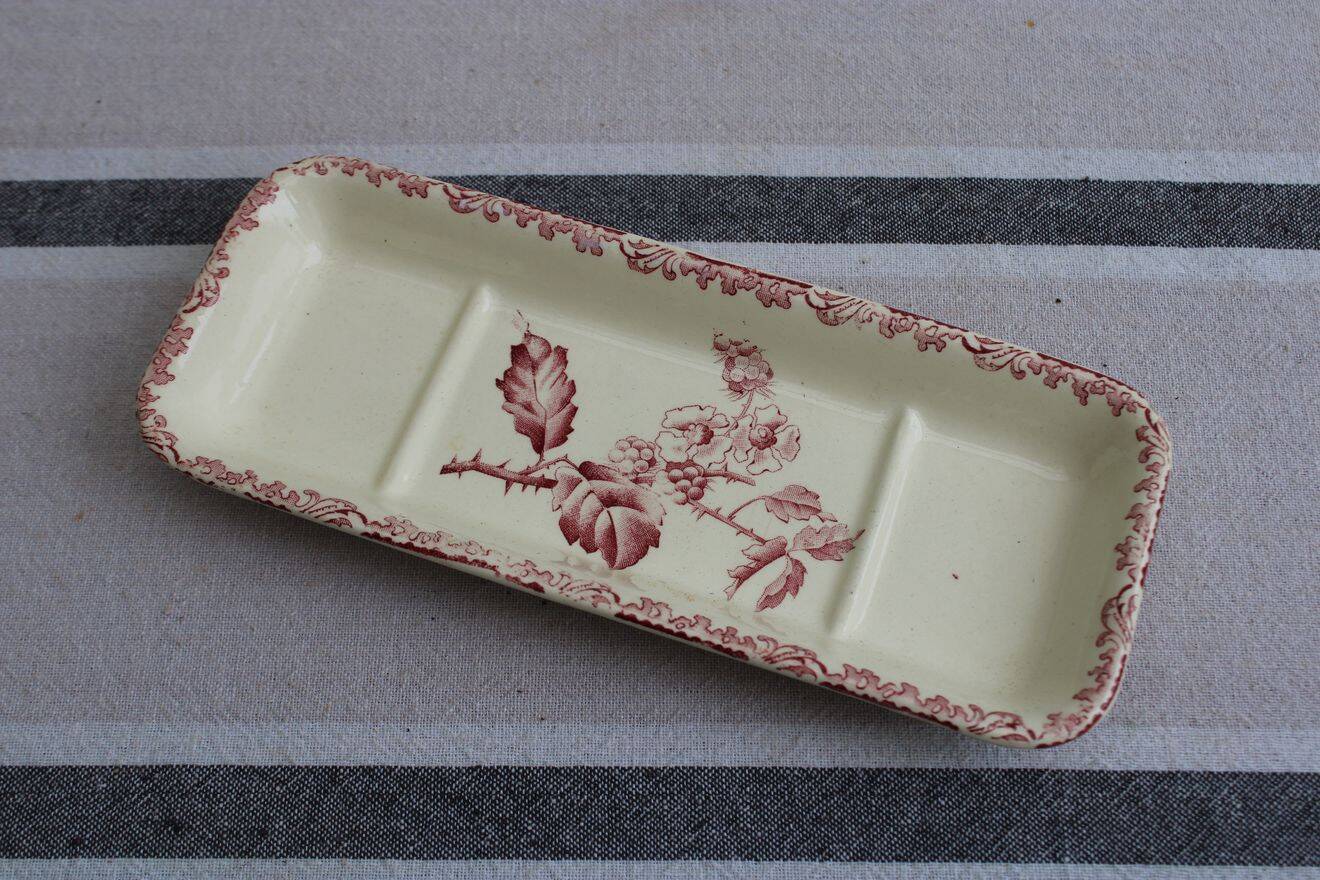 Ceramic soap dish