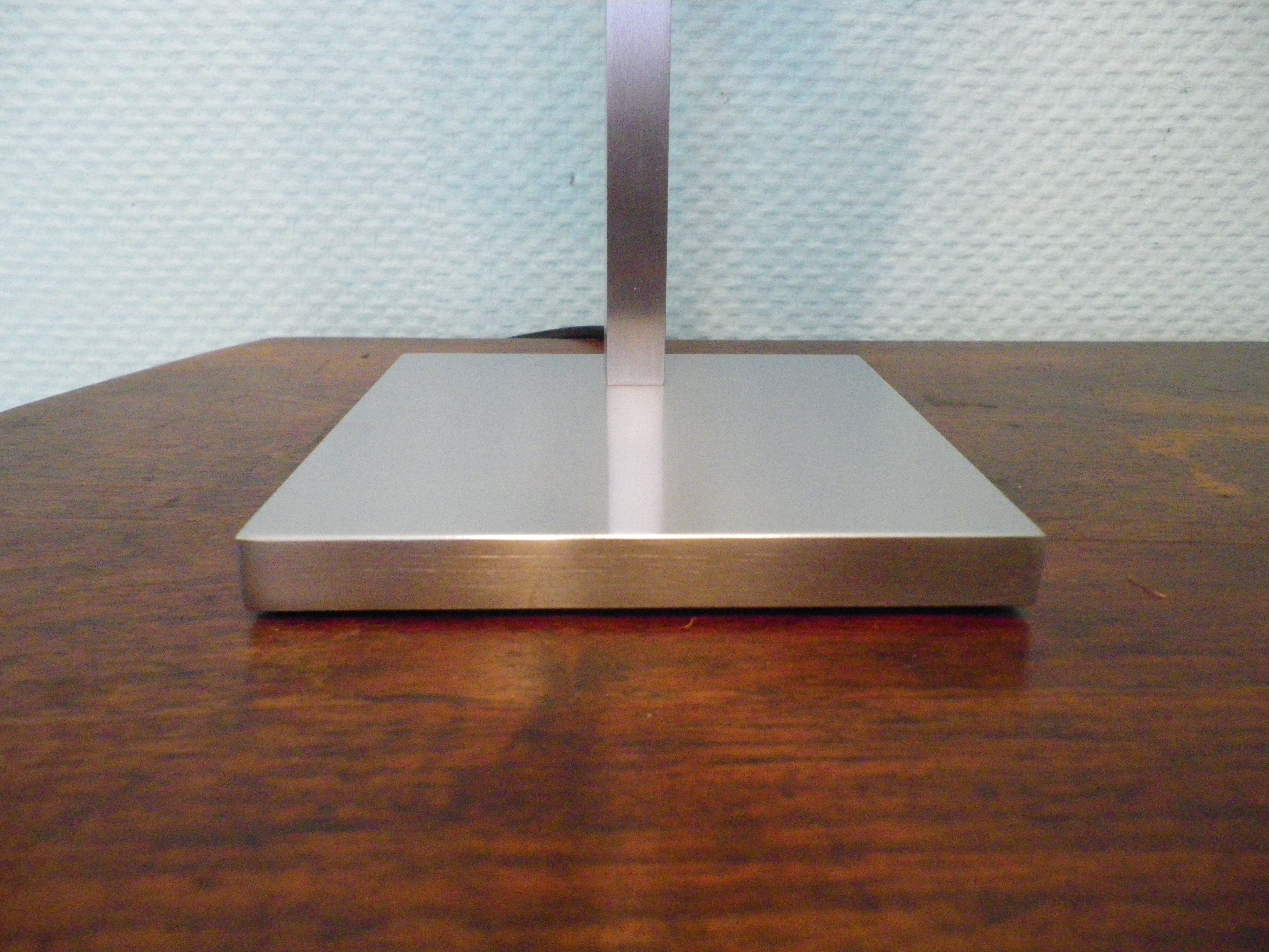 Lampe Stéphane Davidts modèle Faras chrome satiné, abat jour vert amande - Belgique