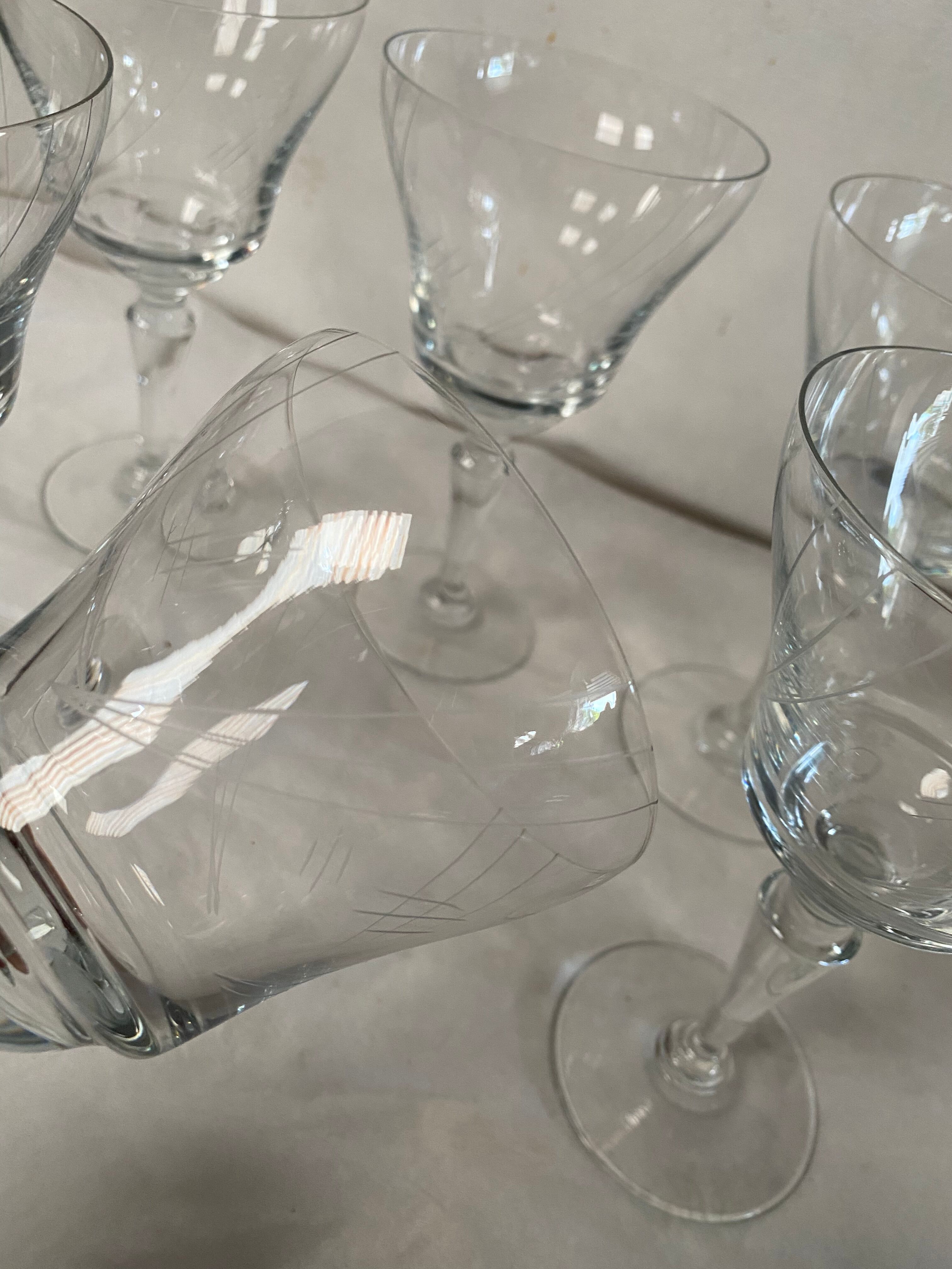 Set of 10 engraved vintage glasses