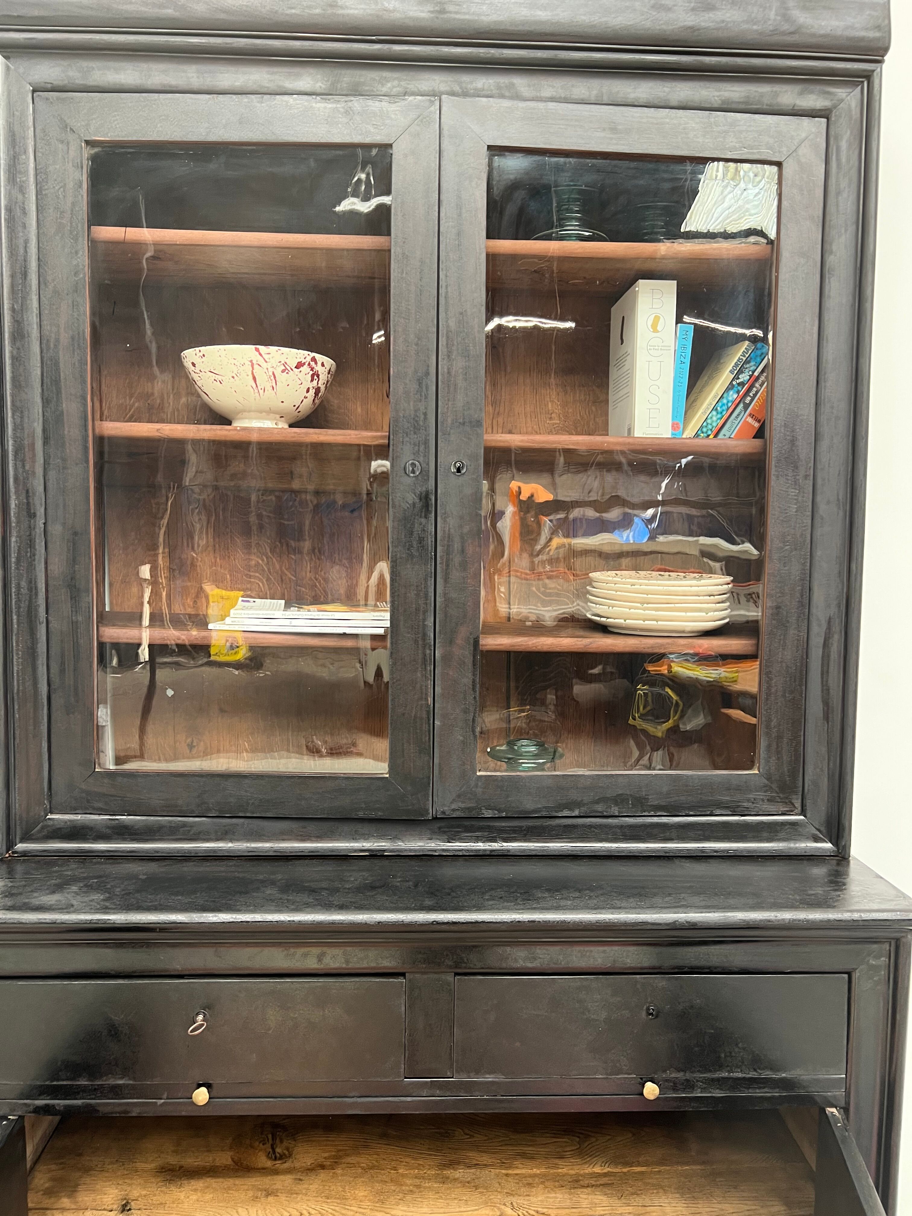 Sideboard - showcase 2 old body in blackened wood