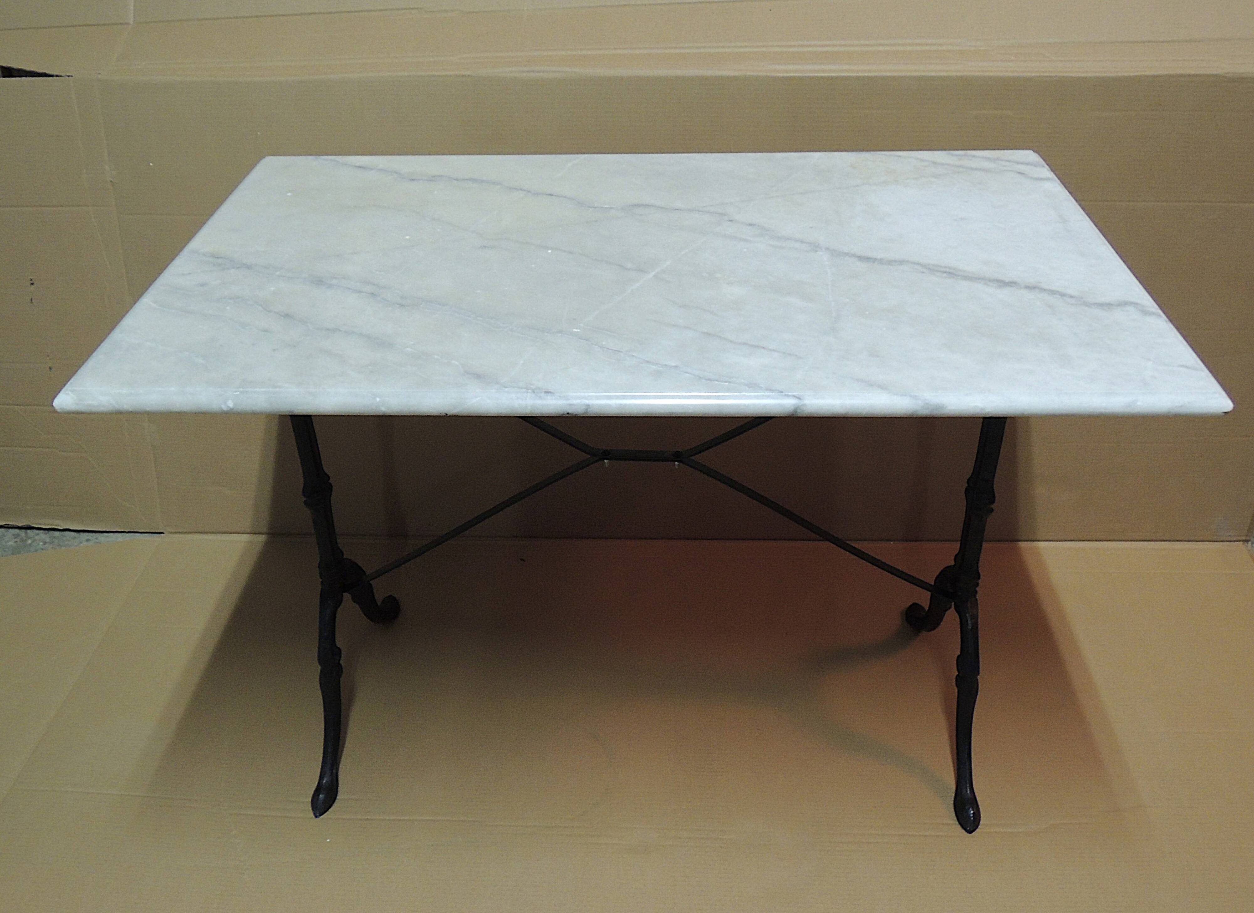 Table bistrot