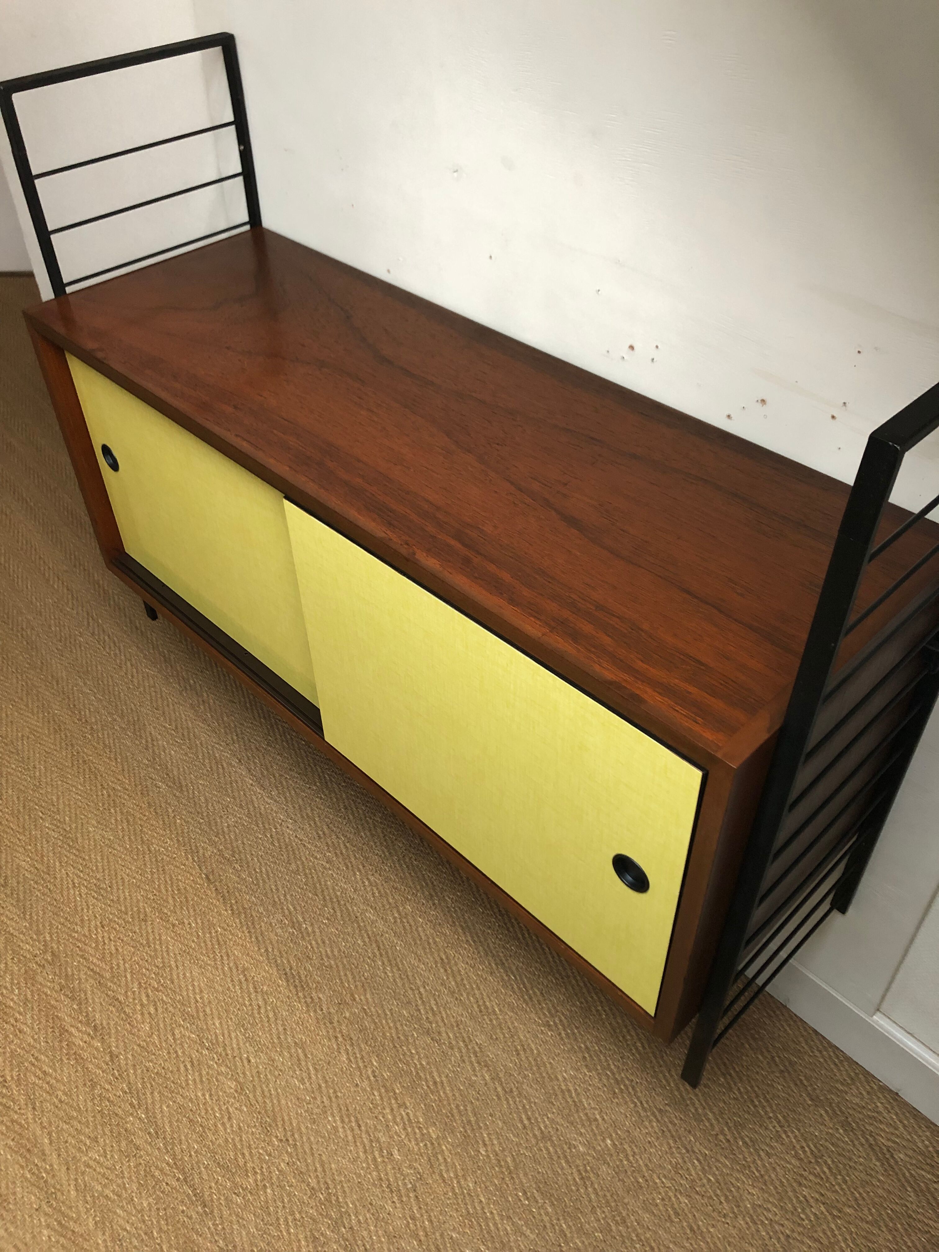 Wall-mounted sideboard