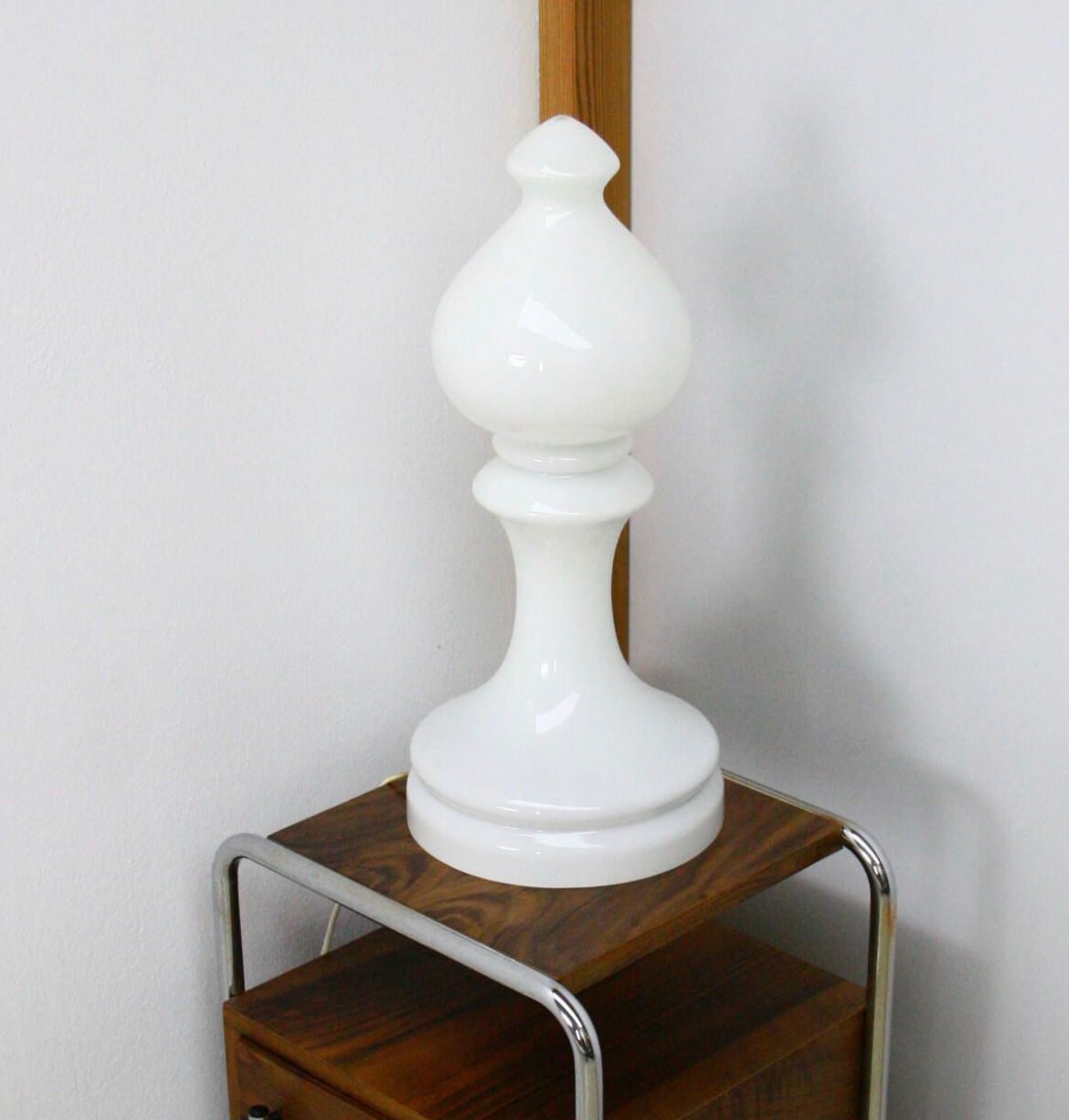 Lampe de table d’échecs par Ivan Jakes
