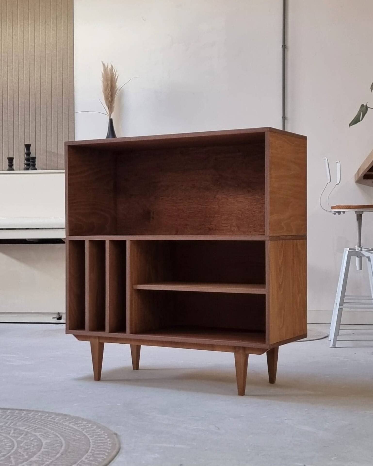 Toke record cabinet