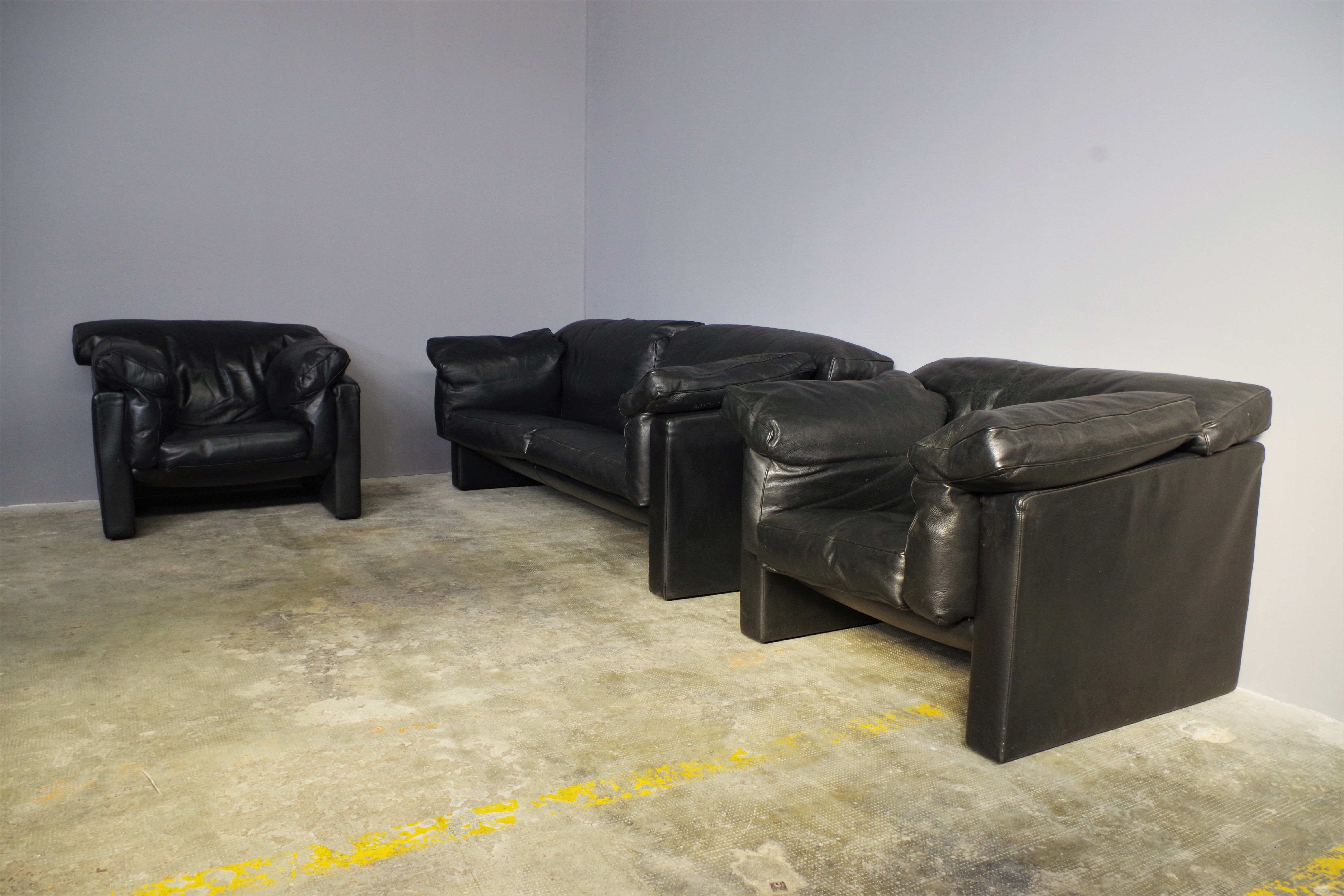 Moroso sofa set and armchairs in black leather, 1984