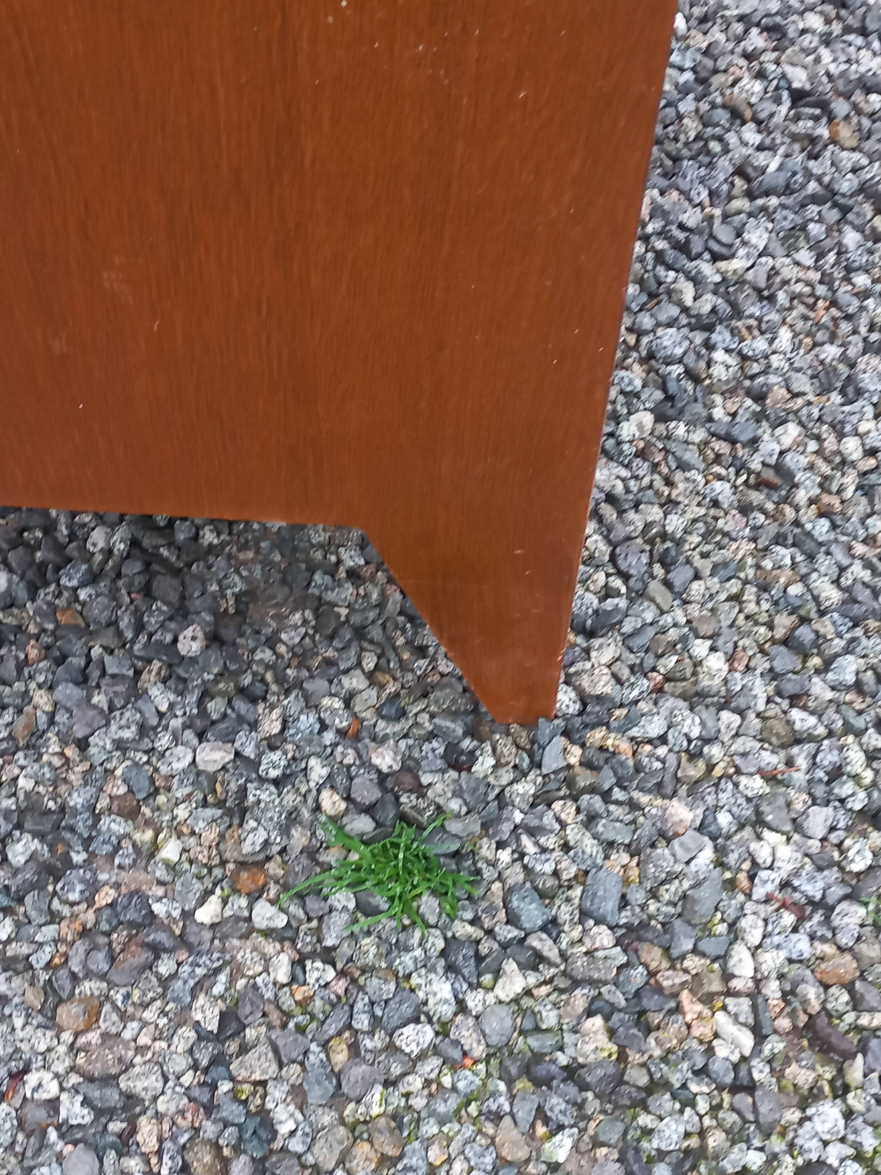 Enfilade vintage en chêne doré portes coulissantes pieds compas 1950