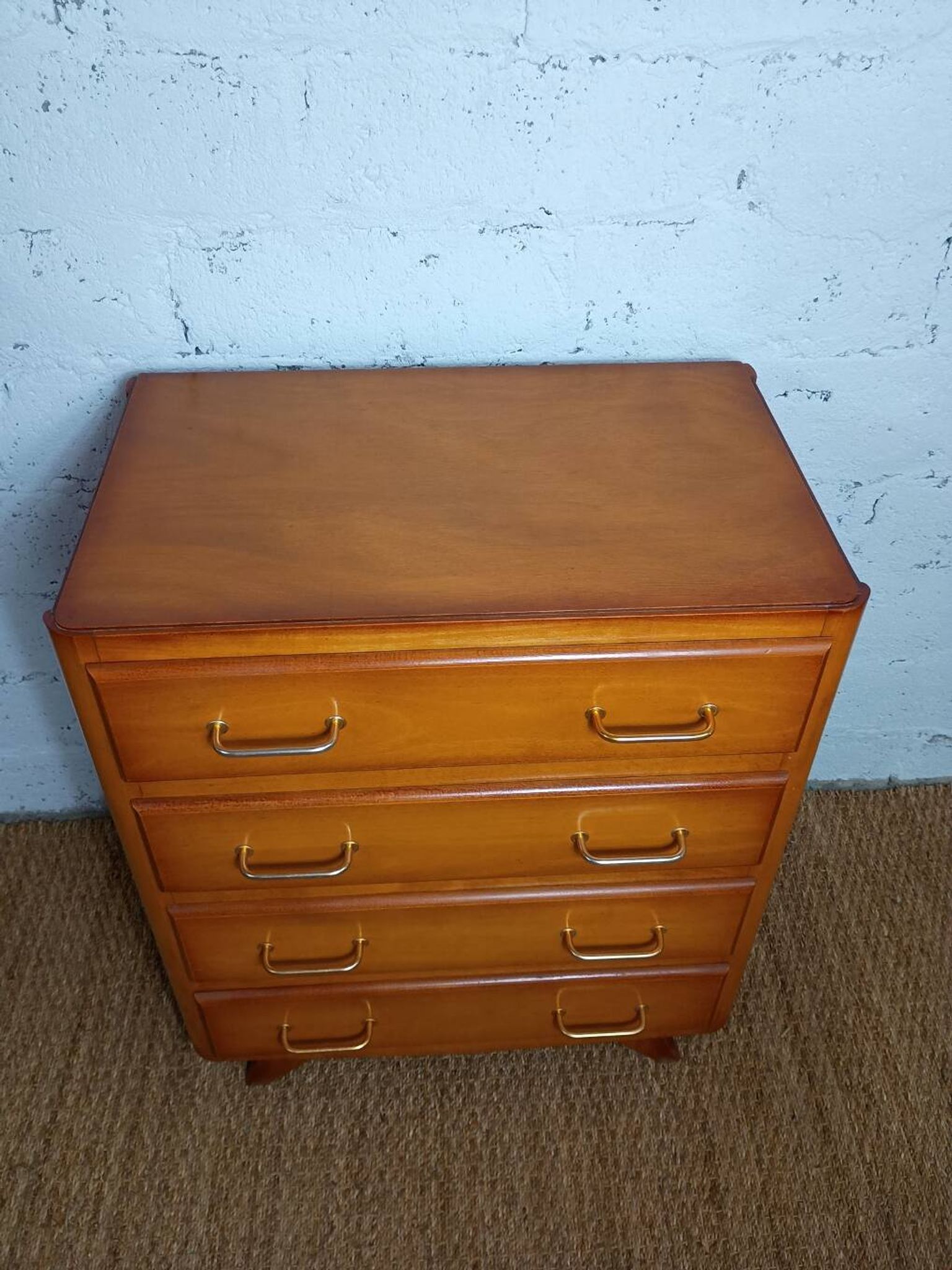 Commode pieds compas, années 60
