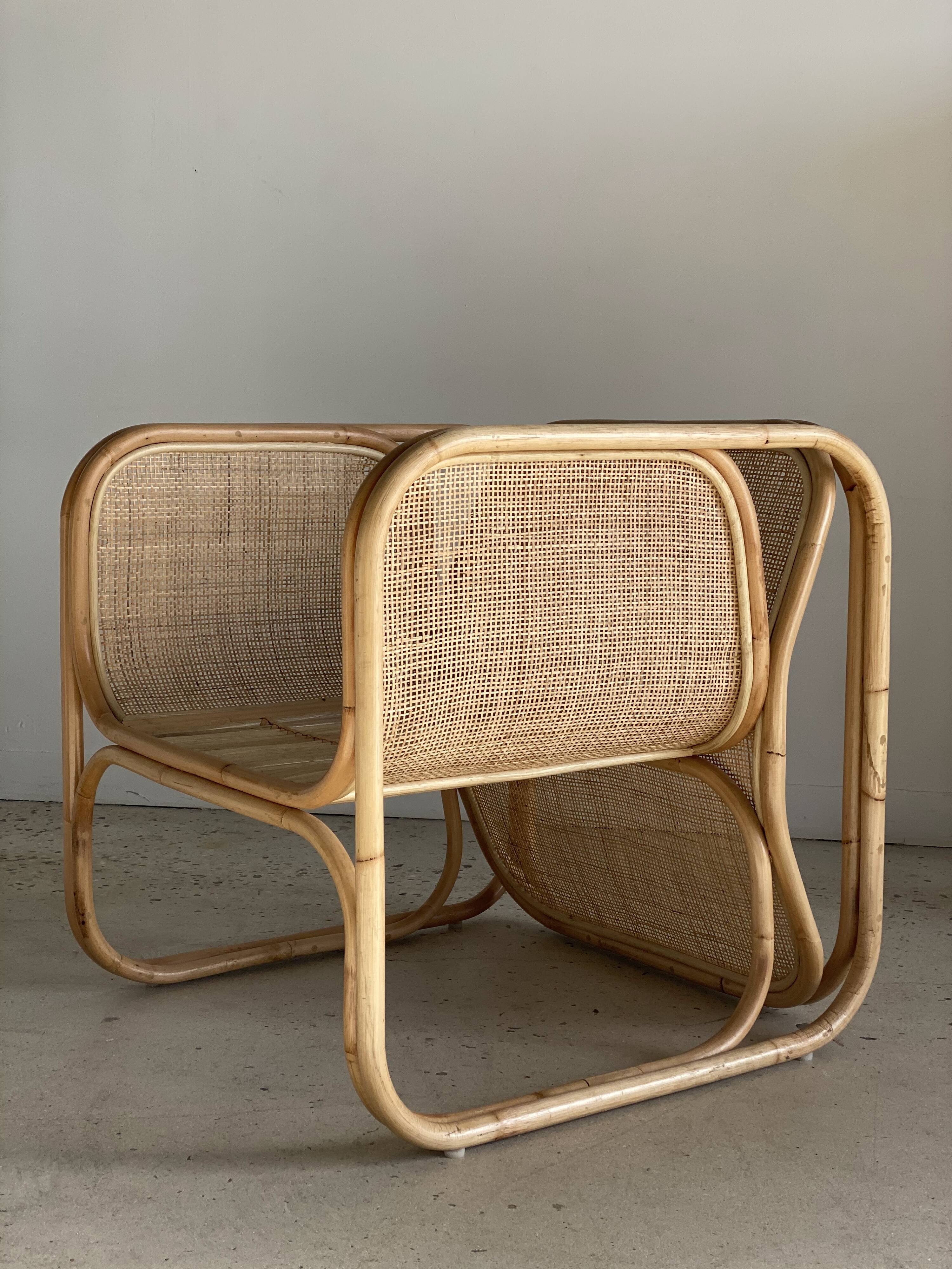 Amsterdam rattan armchair with U-shaped armrest, squared canework