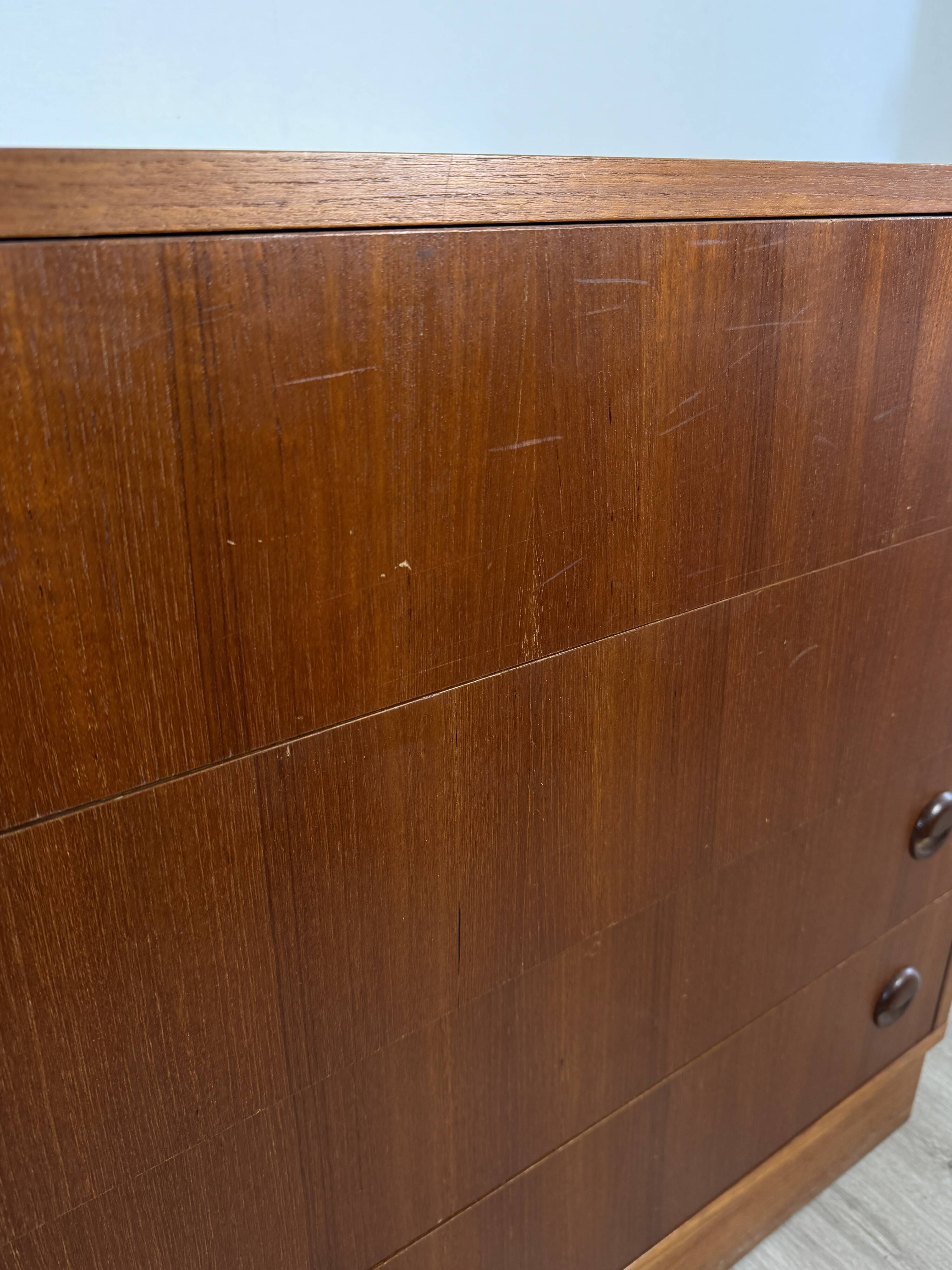 Commode 4 tiroirs teck — années 60/70