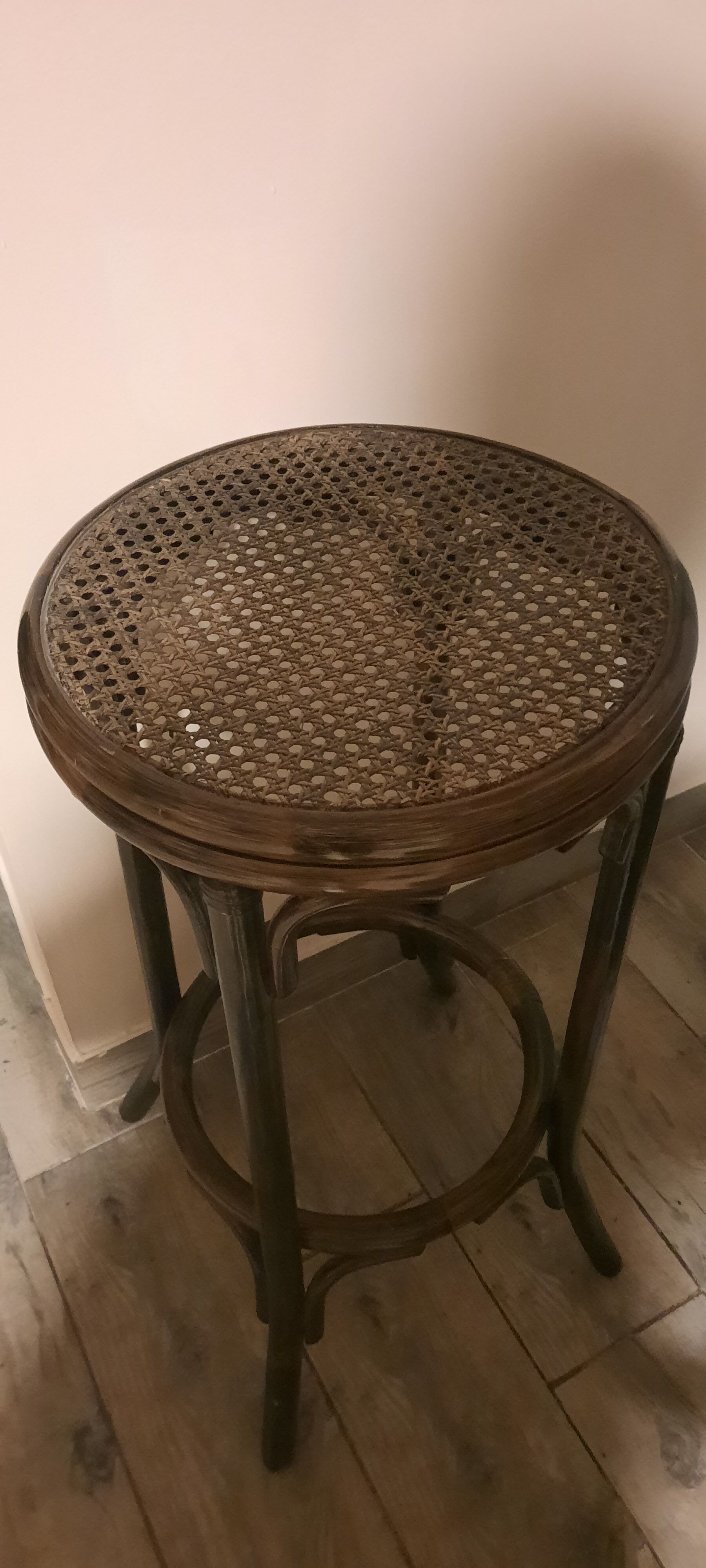 Bar stool