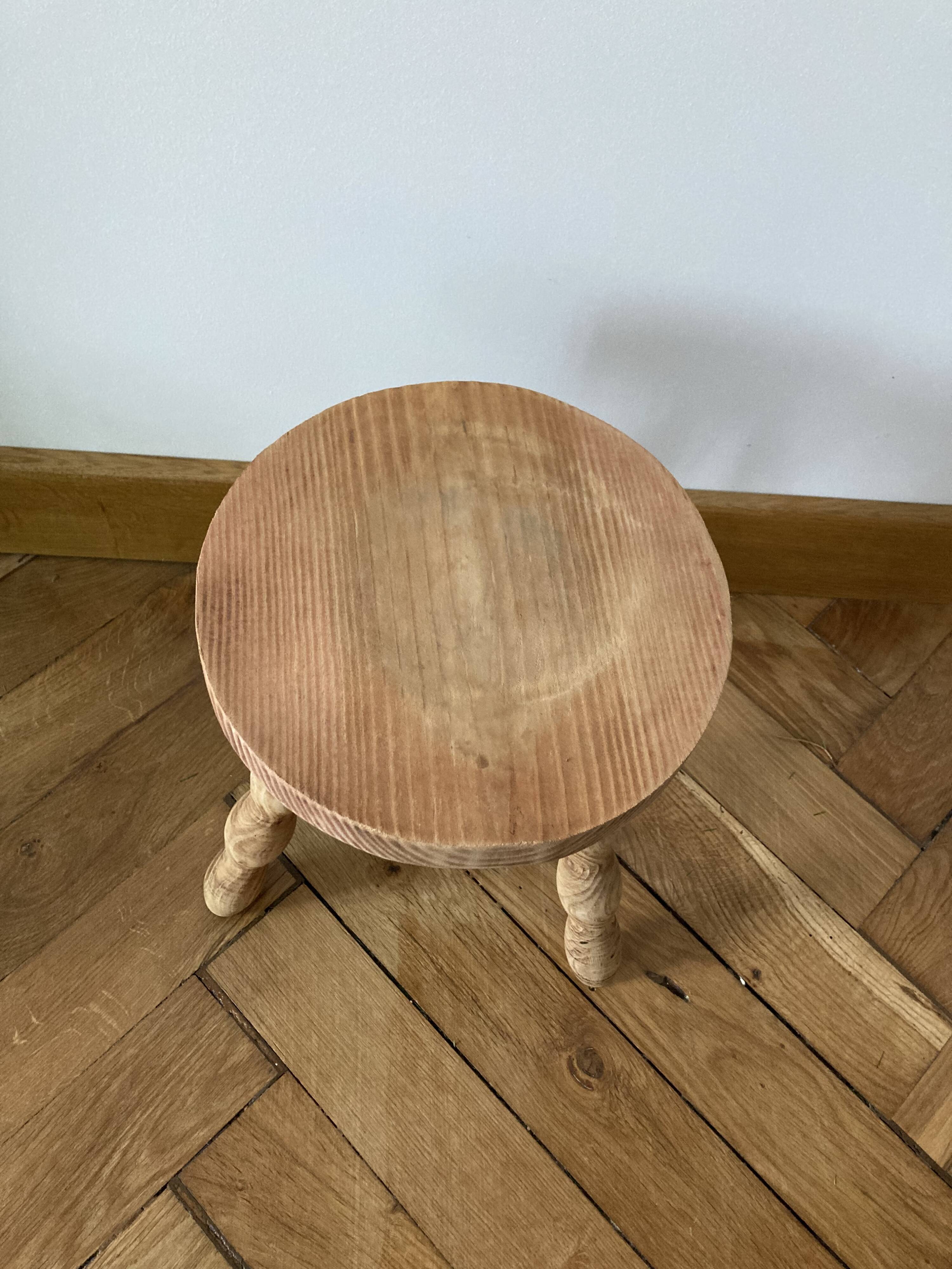 Tripod stool