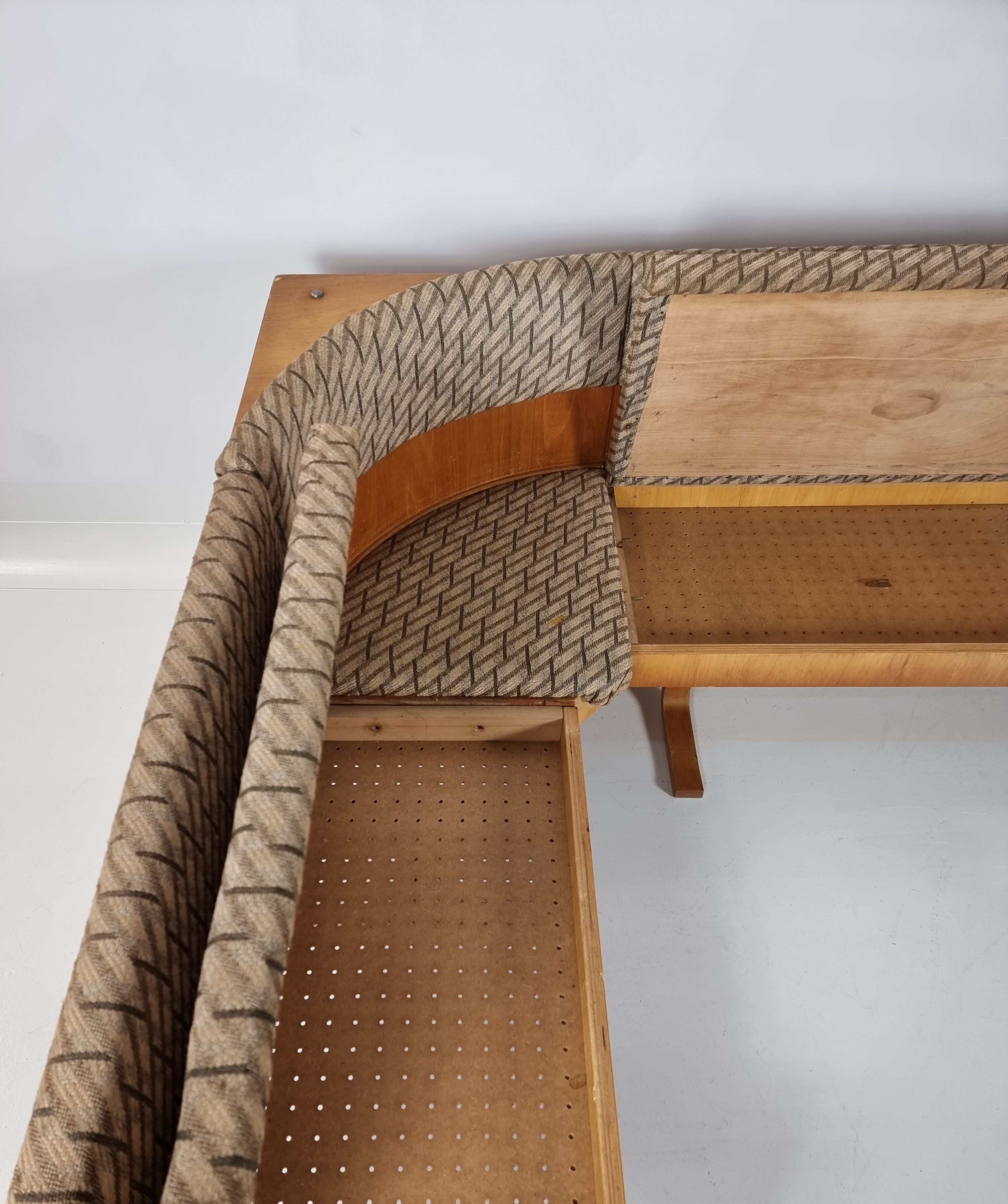 Canapé d’angle et 2 chaises par Ludvik Volak pour Drevopodnik Holesov, années 1960
