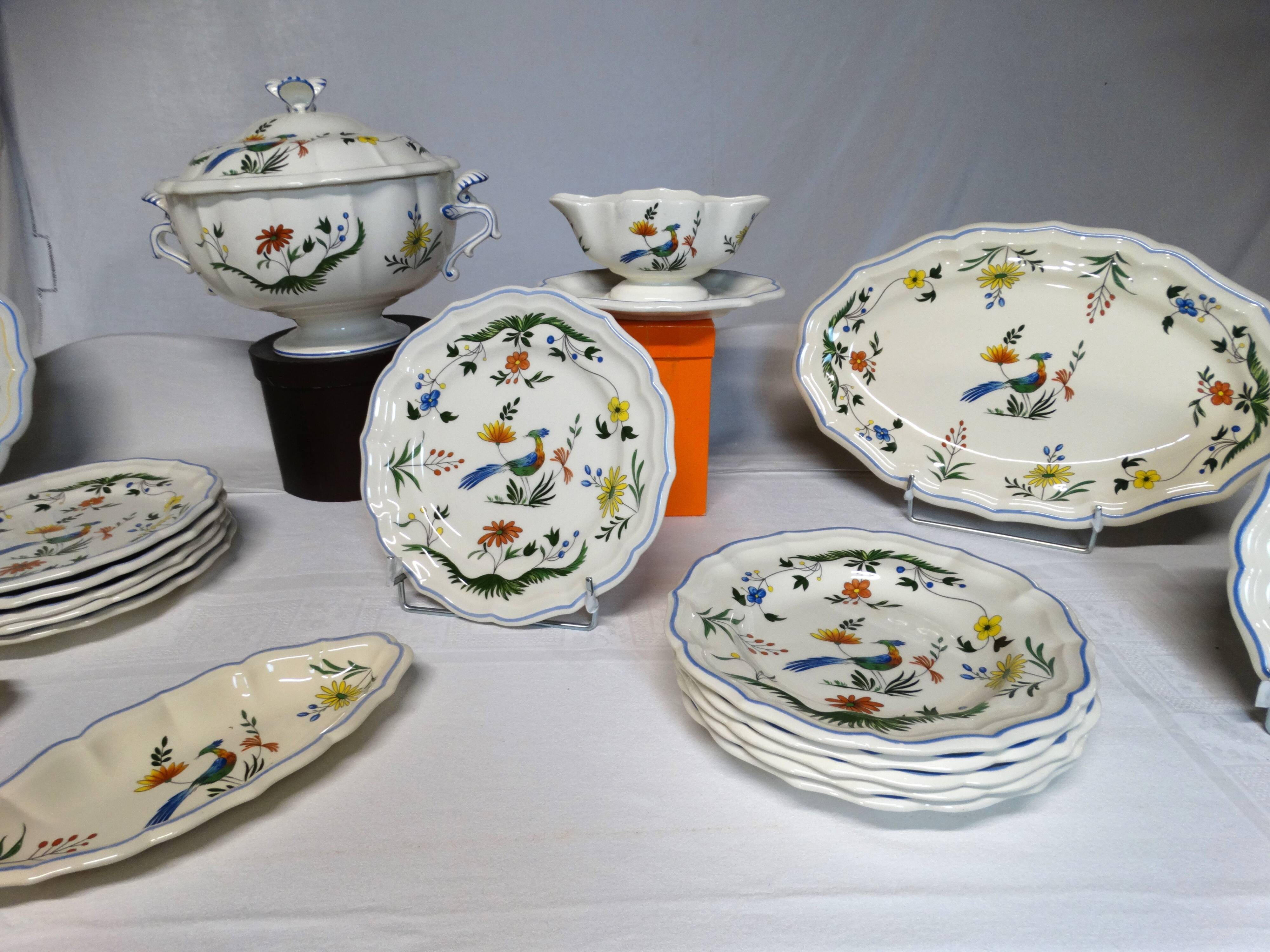 Gien. service de table en faïence modèle oiseau du paradis 24 pièces ...