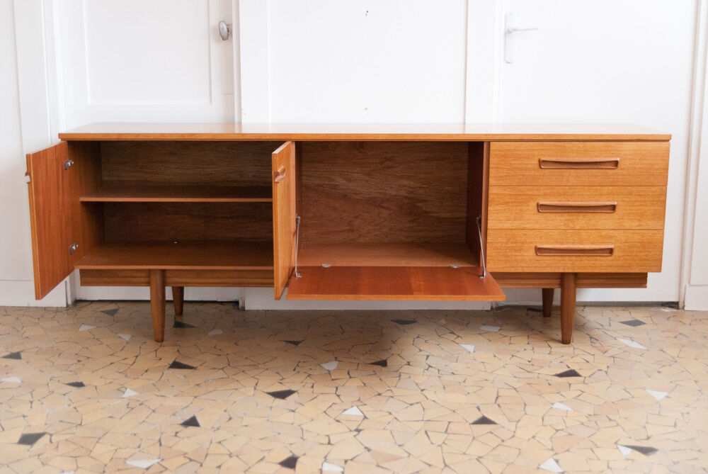 Scandinavian line clear teak