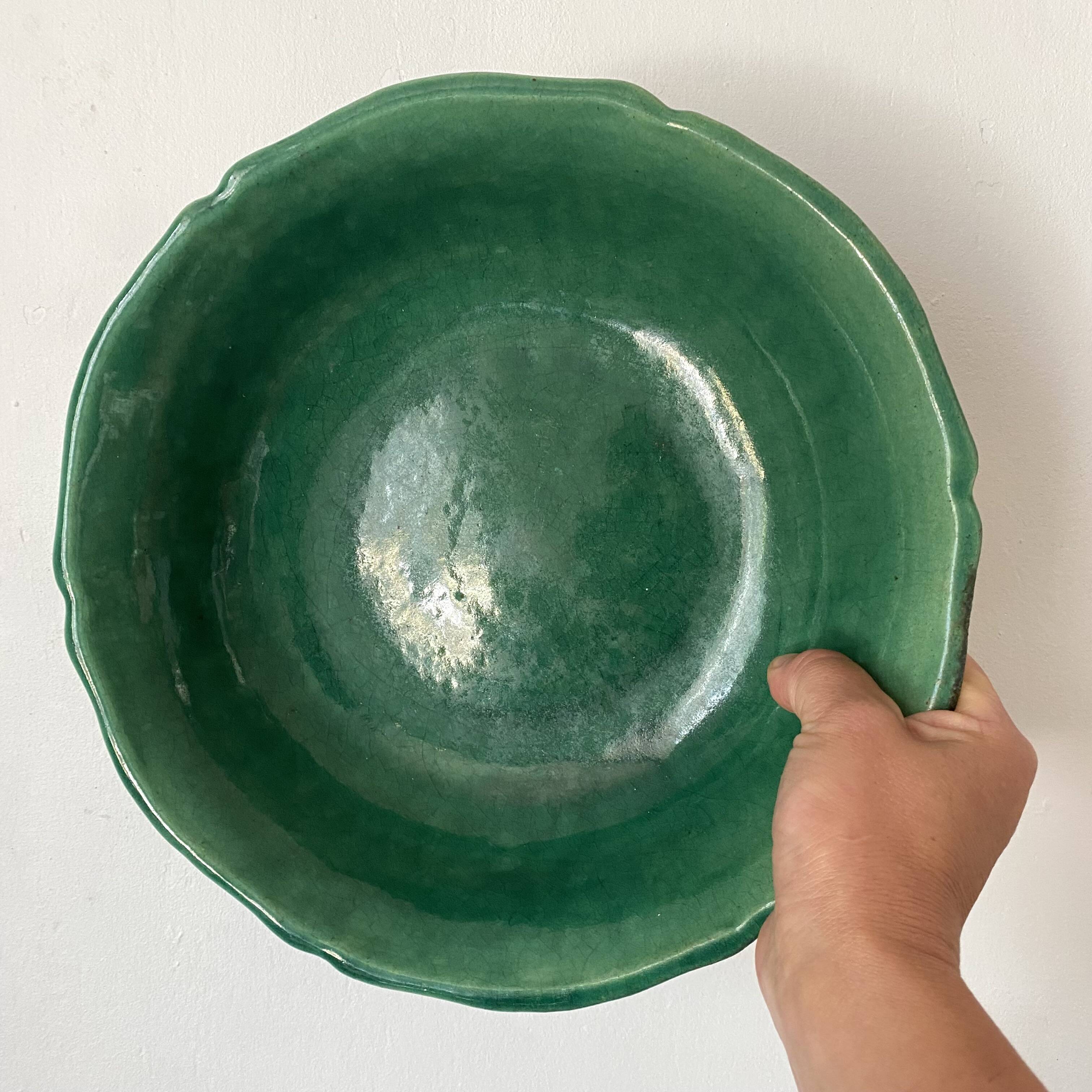 Salad bowl, fruit bowl in green ceramic