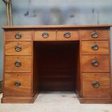 Nineteenth-century chest of drawers in mahogany.