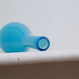 Vase soliflore bleu avec intérieur verre blanc