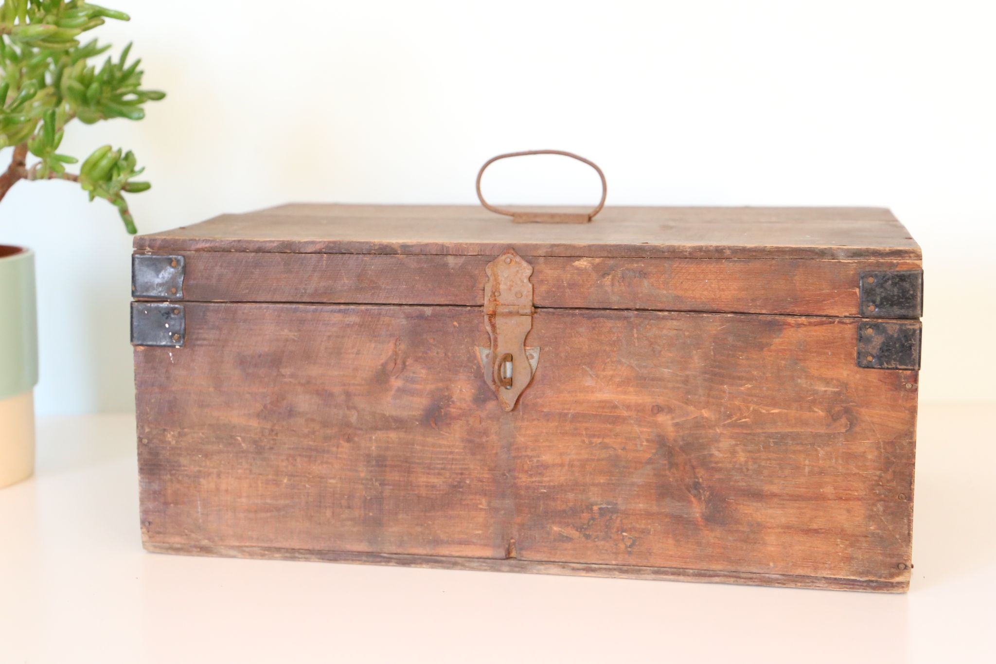 Wooden pre-war box with metal handle