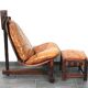 Fauteuil lounge brutaliste en chêne et ottoman, années 1970, lot de 2