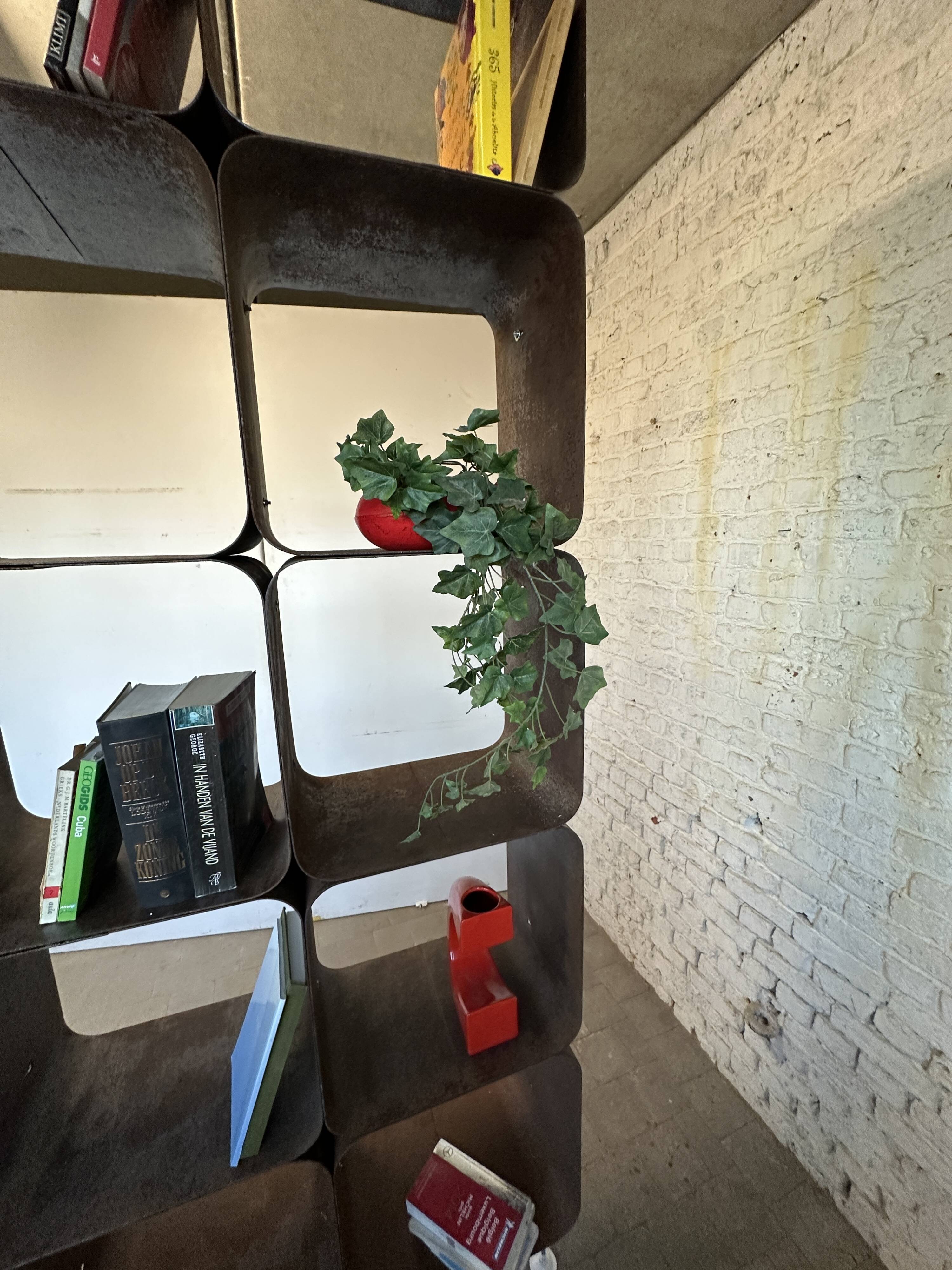 Wallunit roomdivider industry 1970