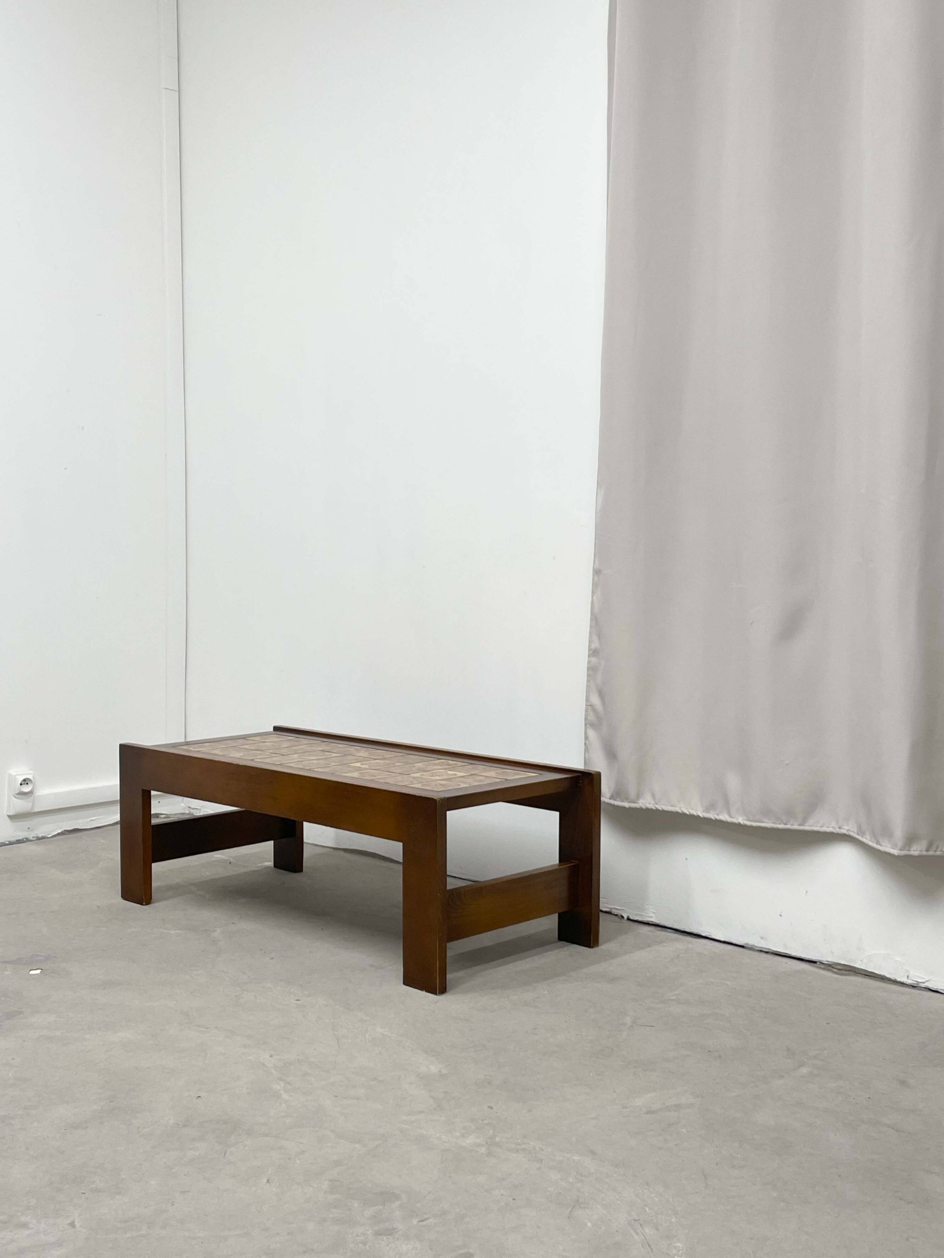Table basse en bois et céramique
