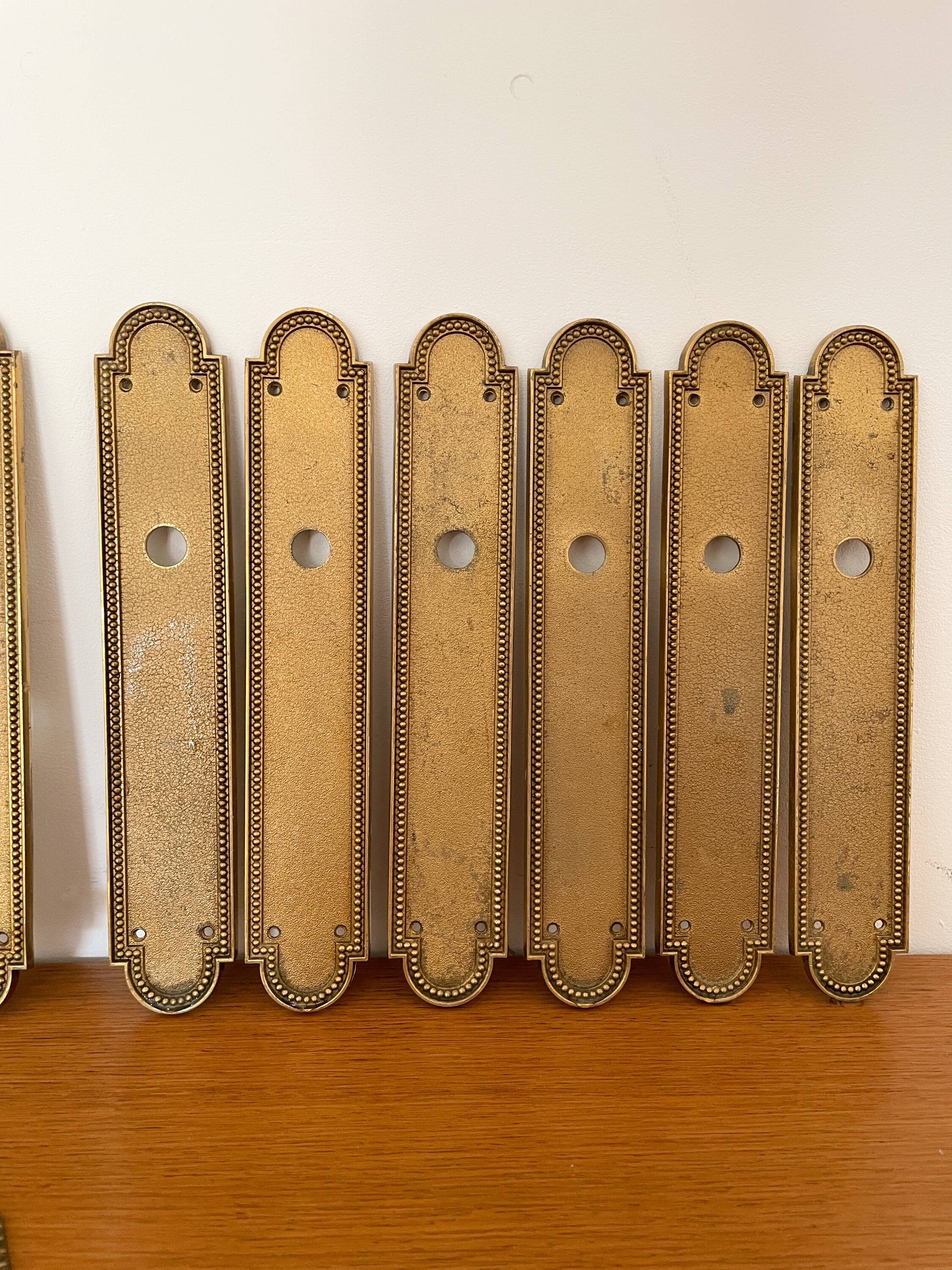 Set of 13 antique beaded brass cleanliness plates + handle – 19th century