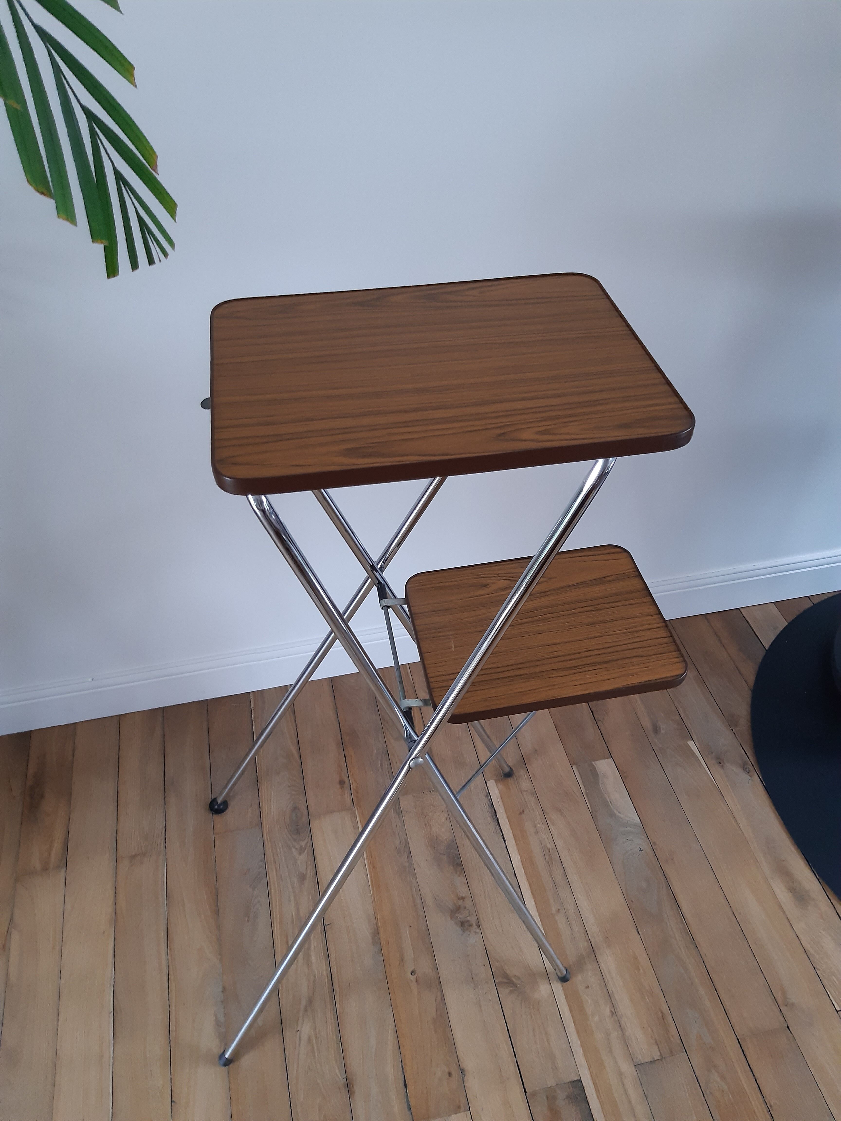 Side table / formica plant door