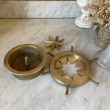 Cendrier rose des vents en laiton massif