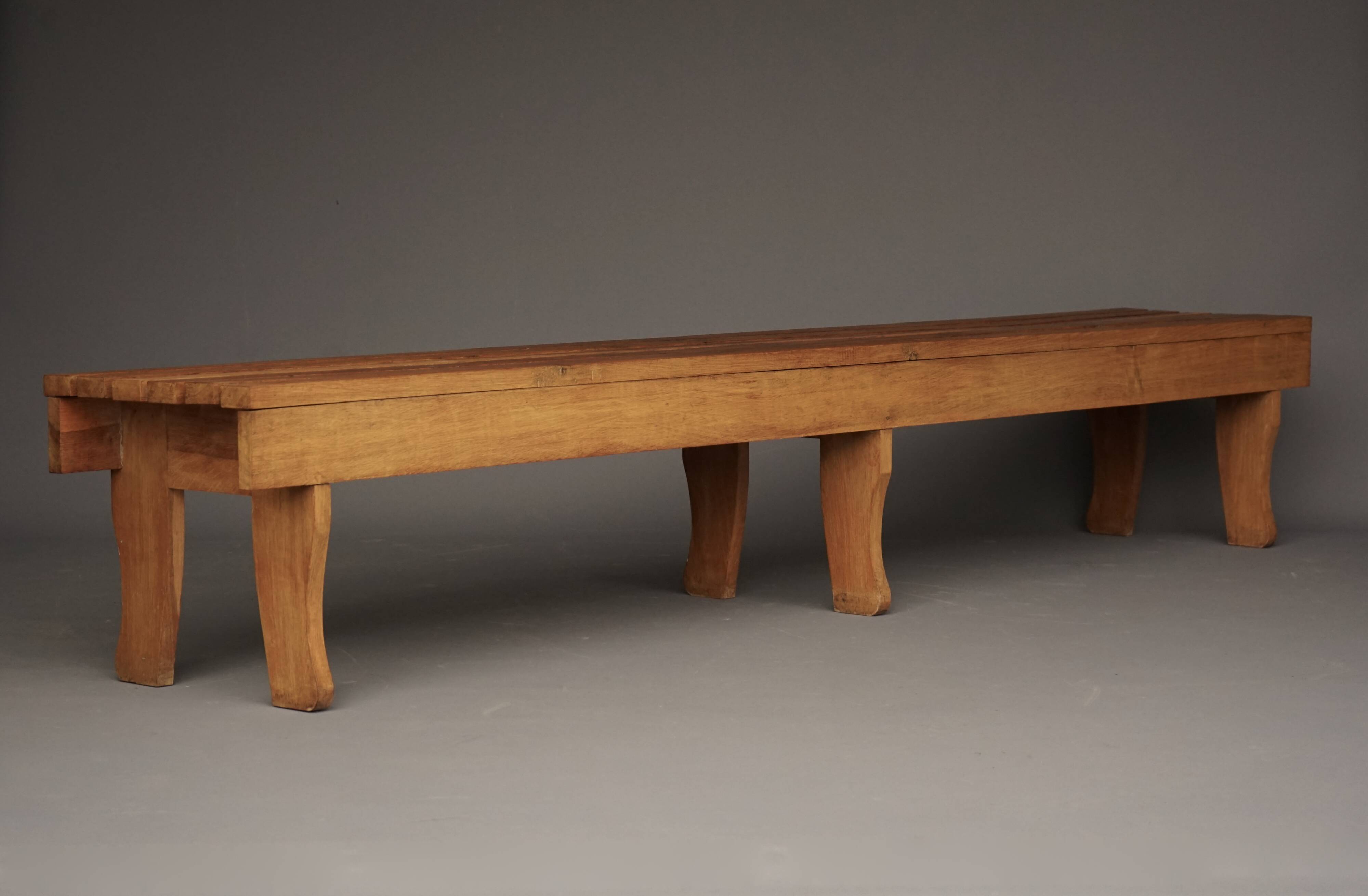 Banc à lattes en chêne, années 1960