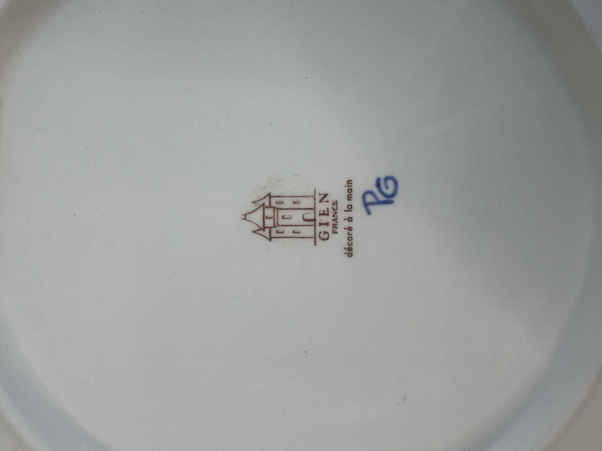 Gien — pivoine collection, hand-painted presentation plate