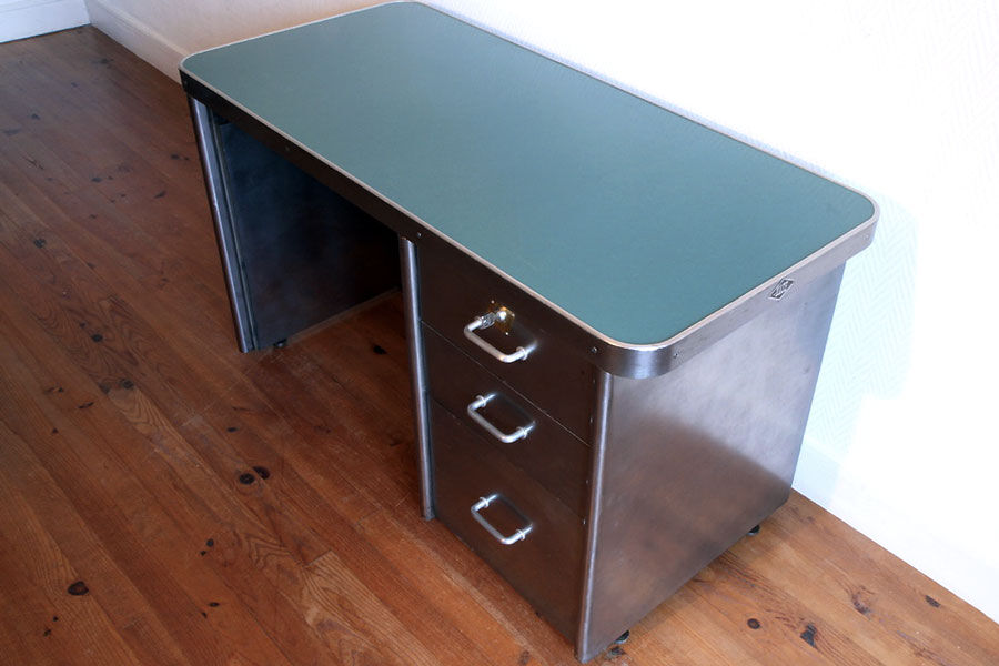 Pickled metal industrial office Nash