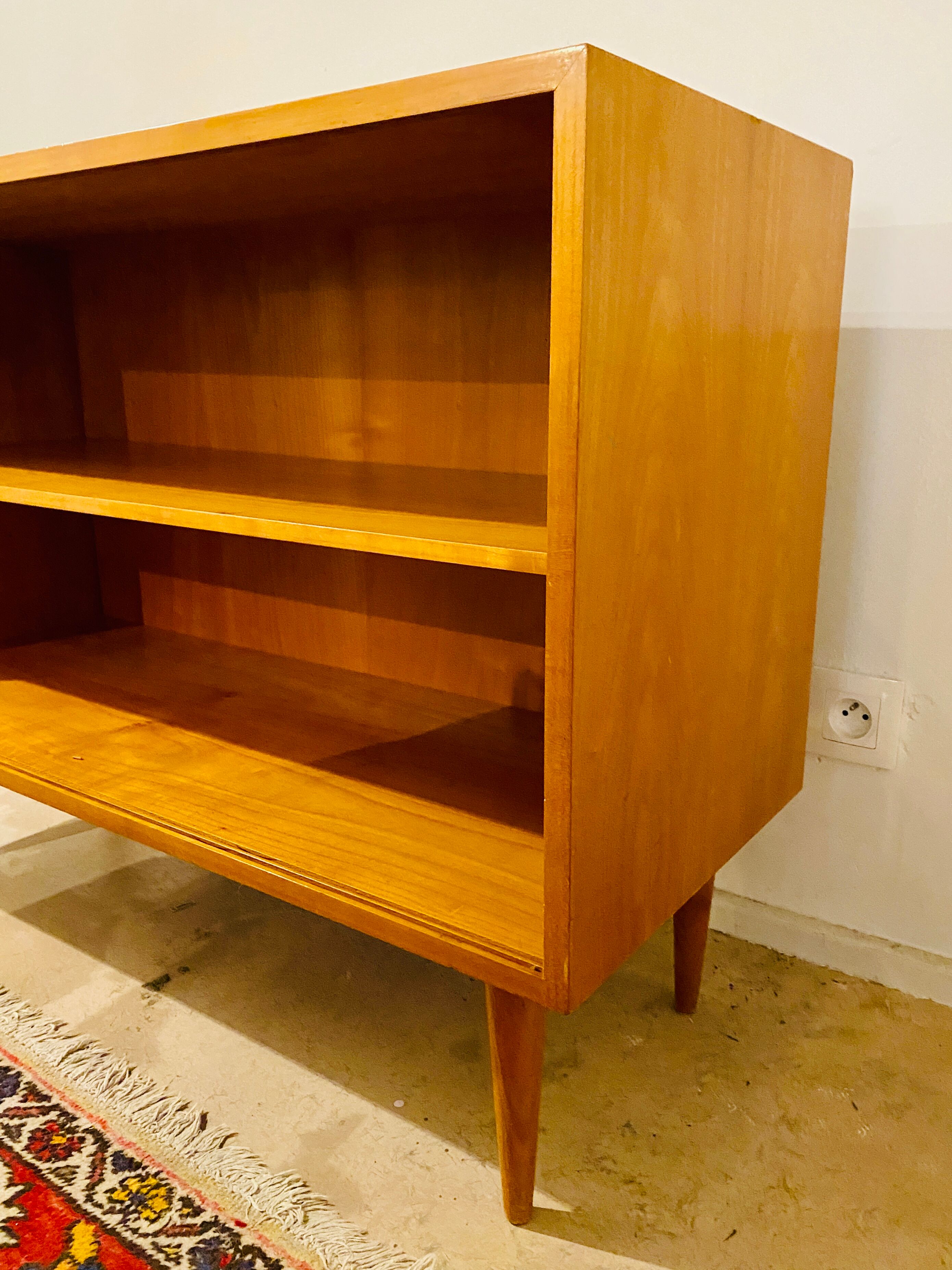 Small thread / shelves