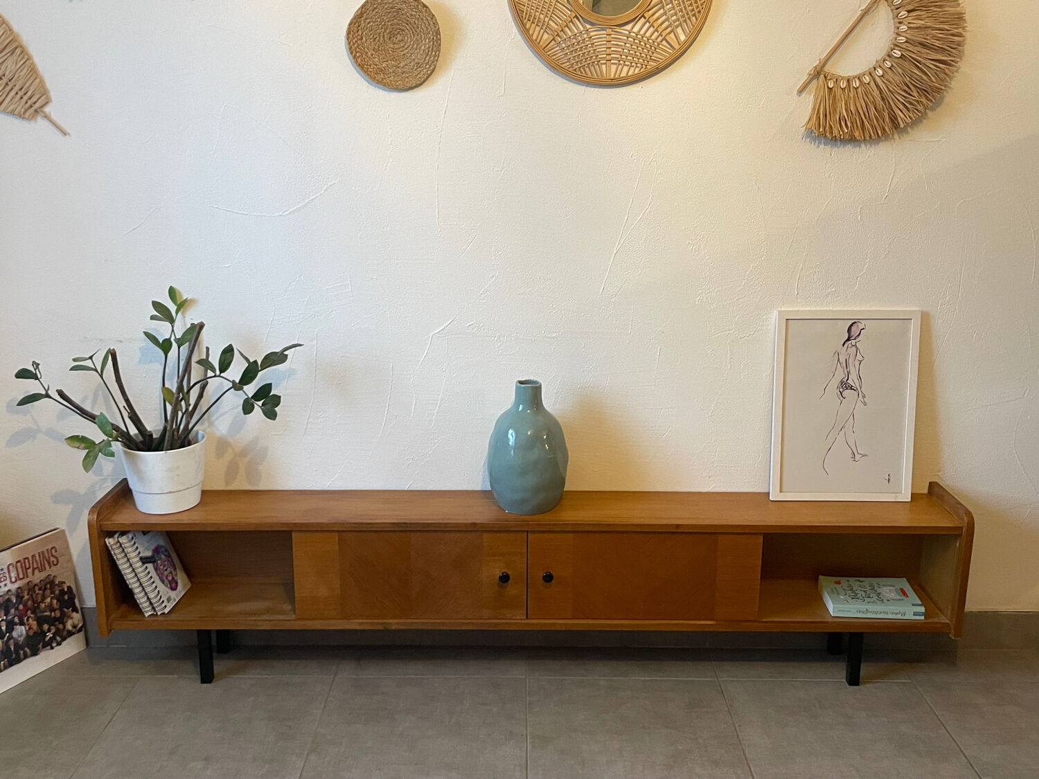 Very beautiful vintage low sideboard (shallow)