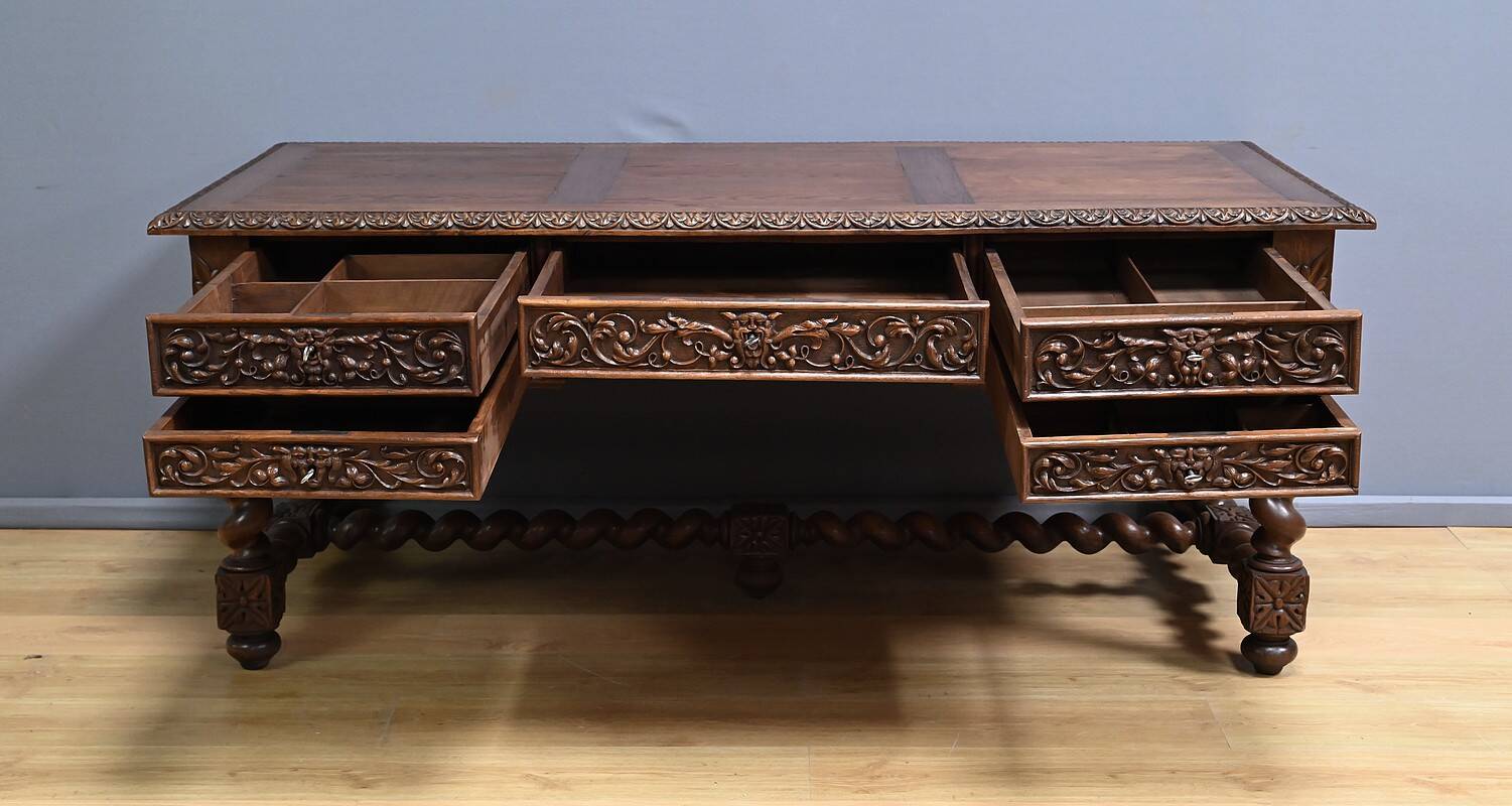 Oak desk, Neo-Gothic style – Late 19th century