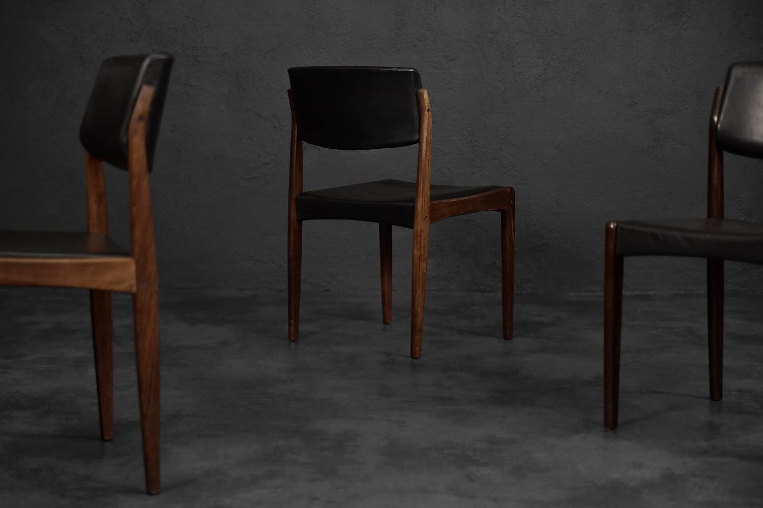 Modern vintage Scandinavian chairs in rosewood and black leather from the mid-century by Bramin, set of 3.