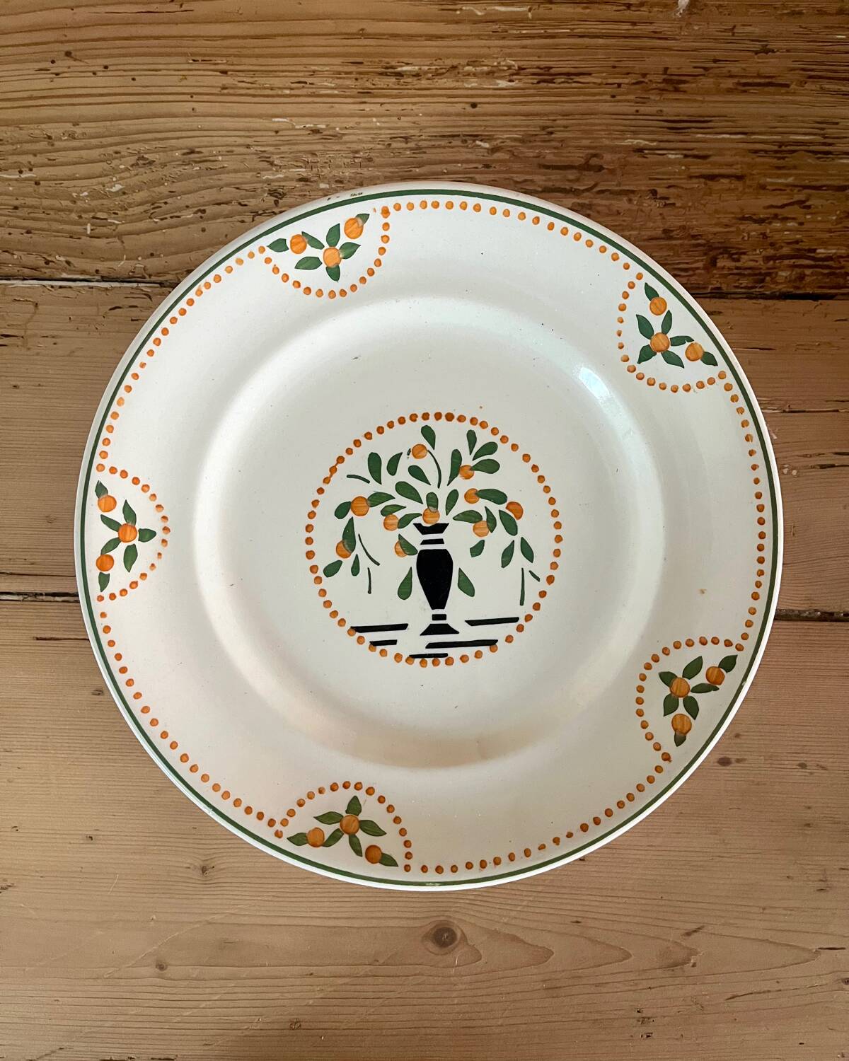 Longwy Brest cake stand