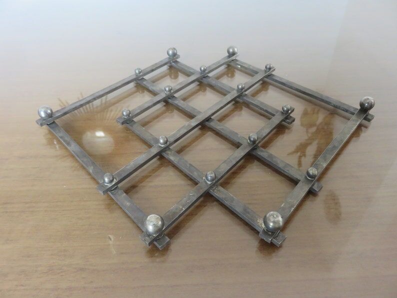 Extendable silver metal underside 40s 50s