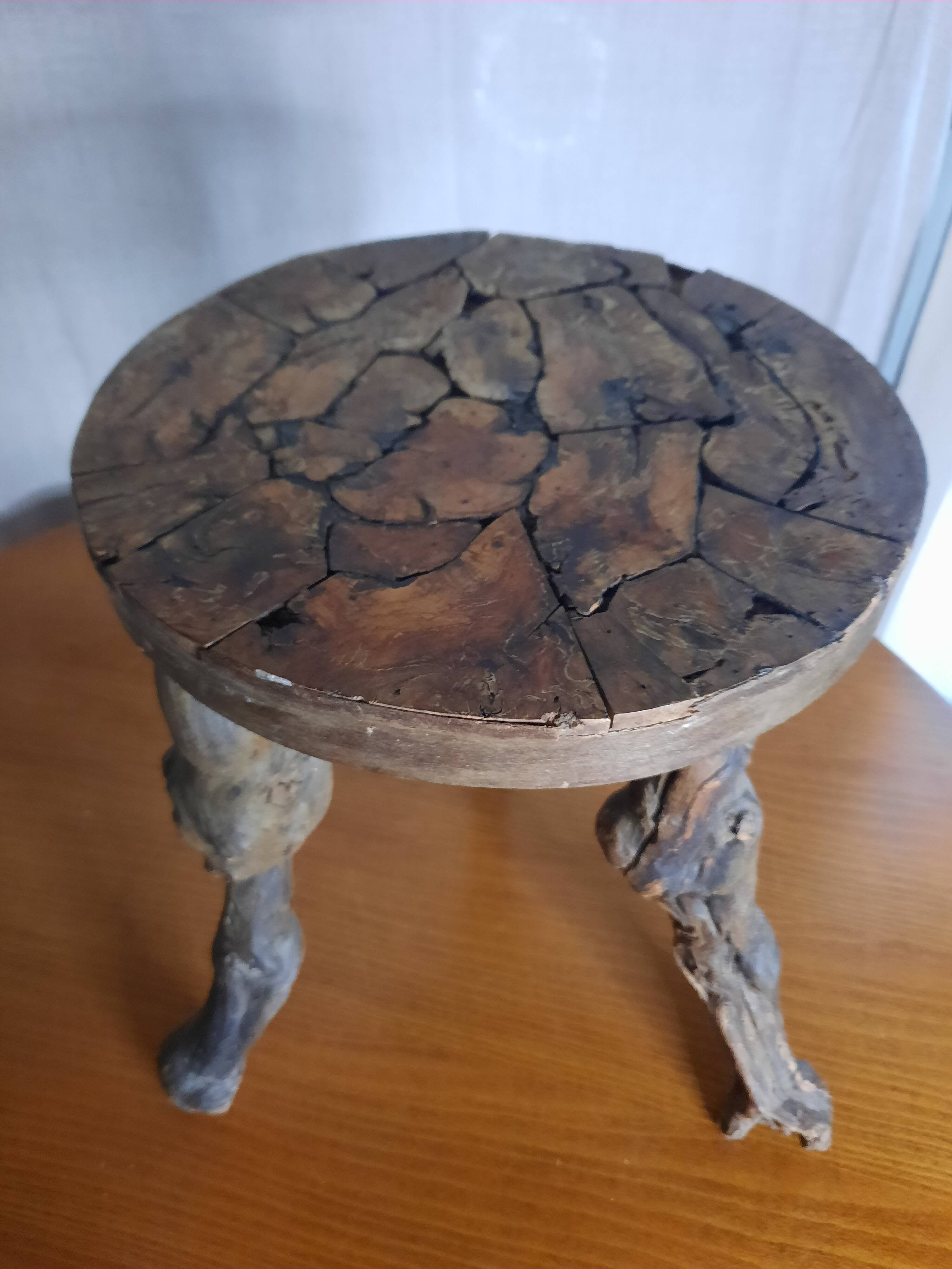 Tabouret ancien ceps de vigne