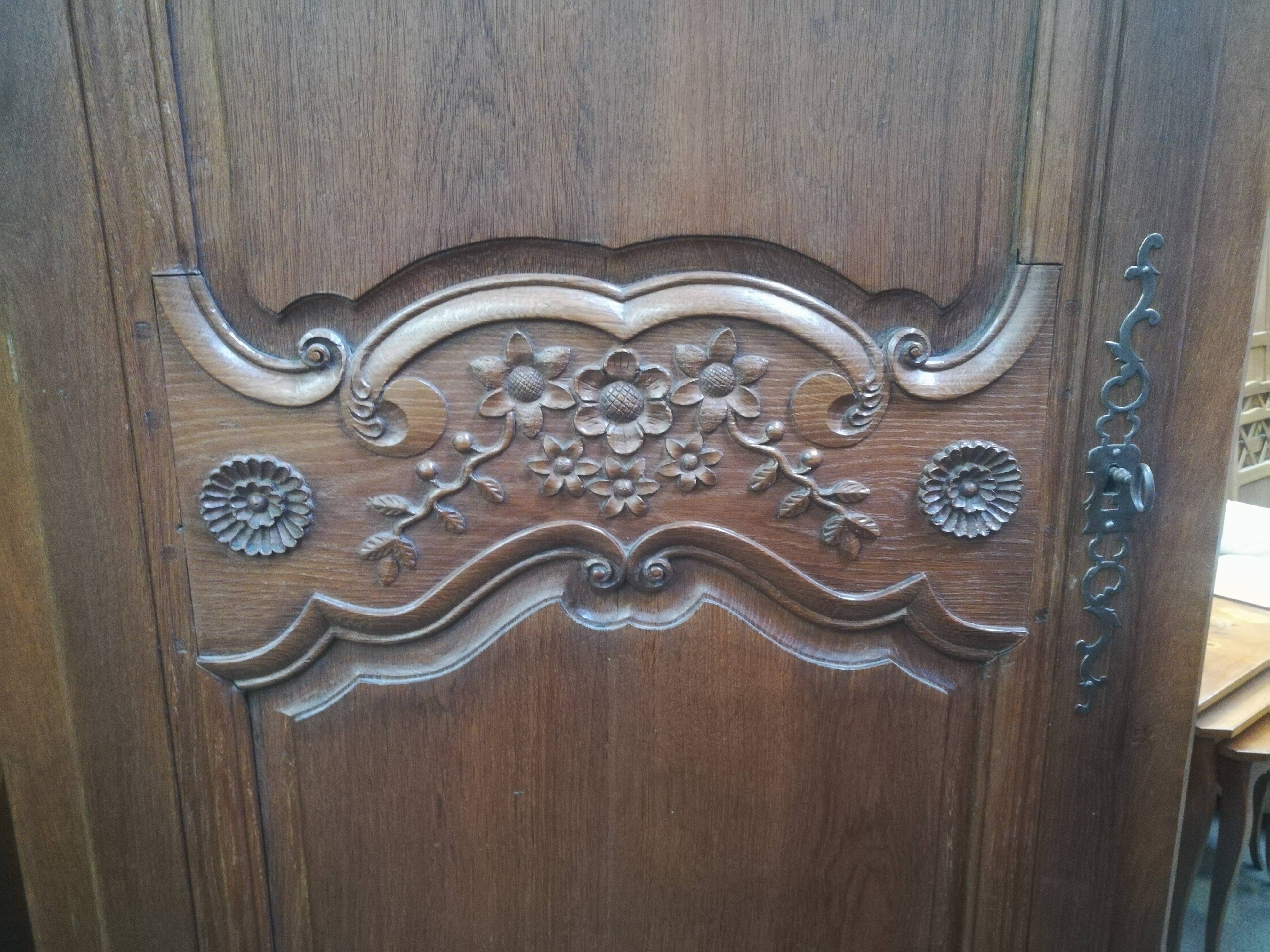 Oak bonnetière mid-nineteenth