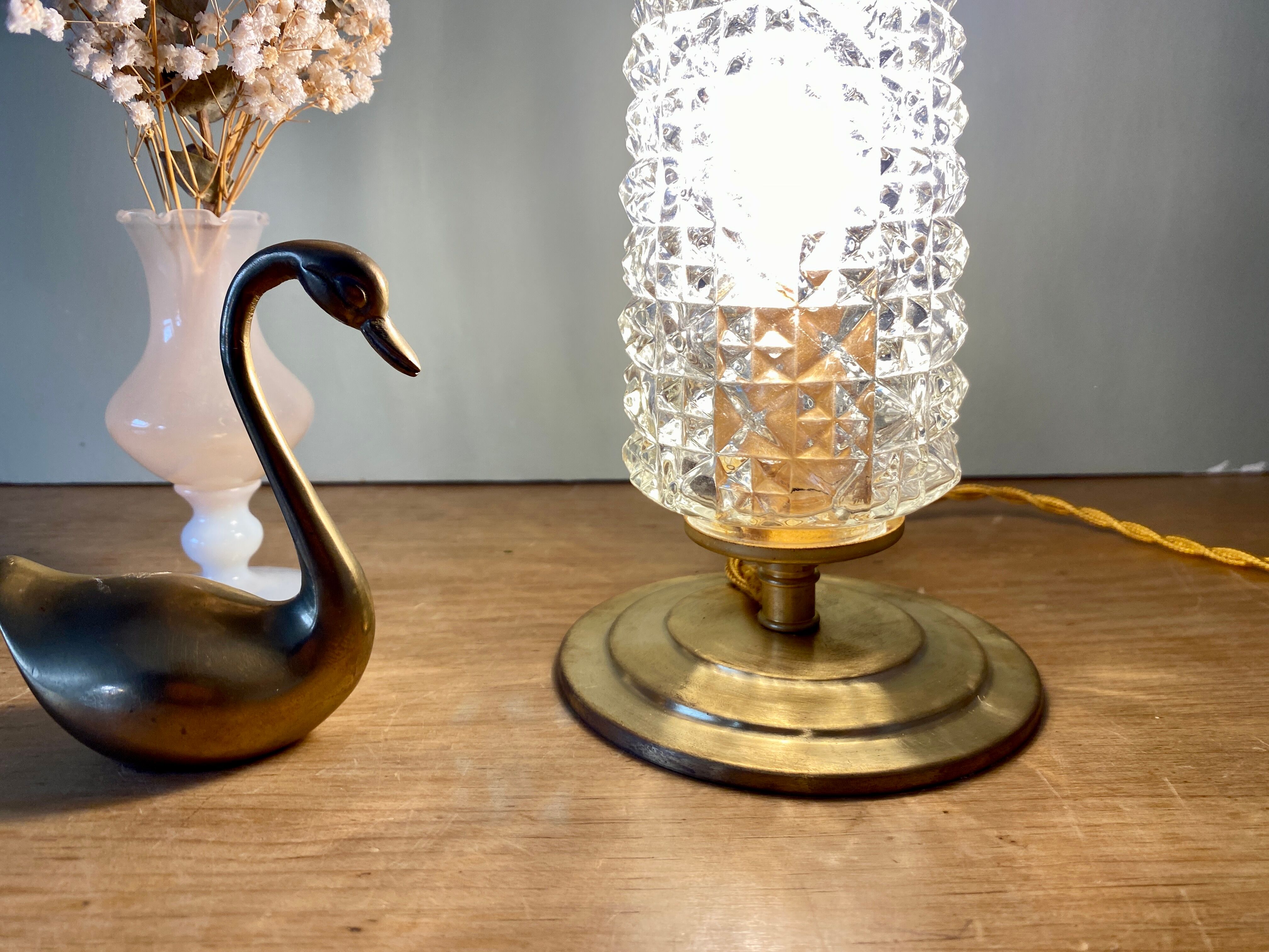 Vintage tulip table lamp in molded glass
