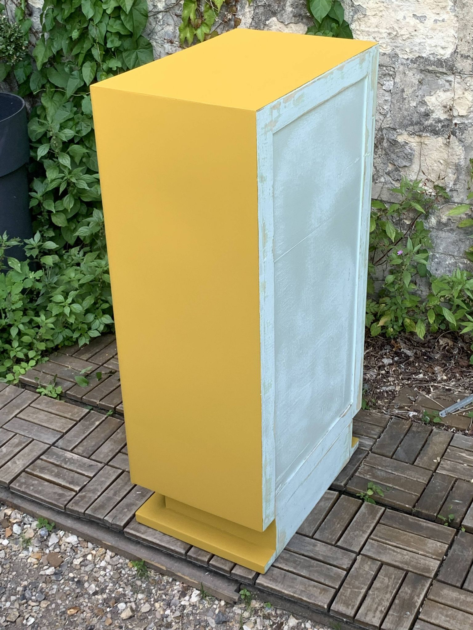 Ochre yellow Art Deco chest of drawers