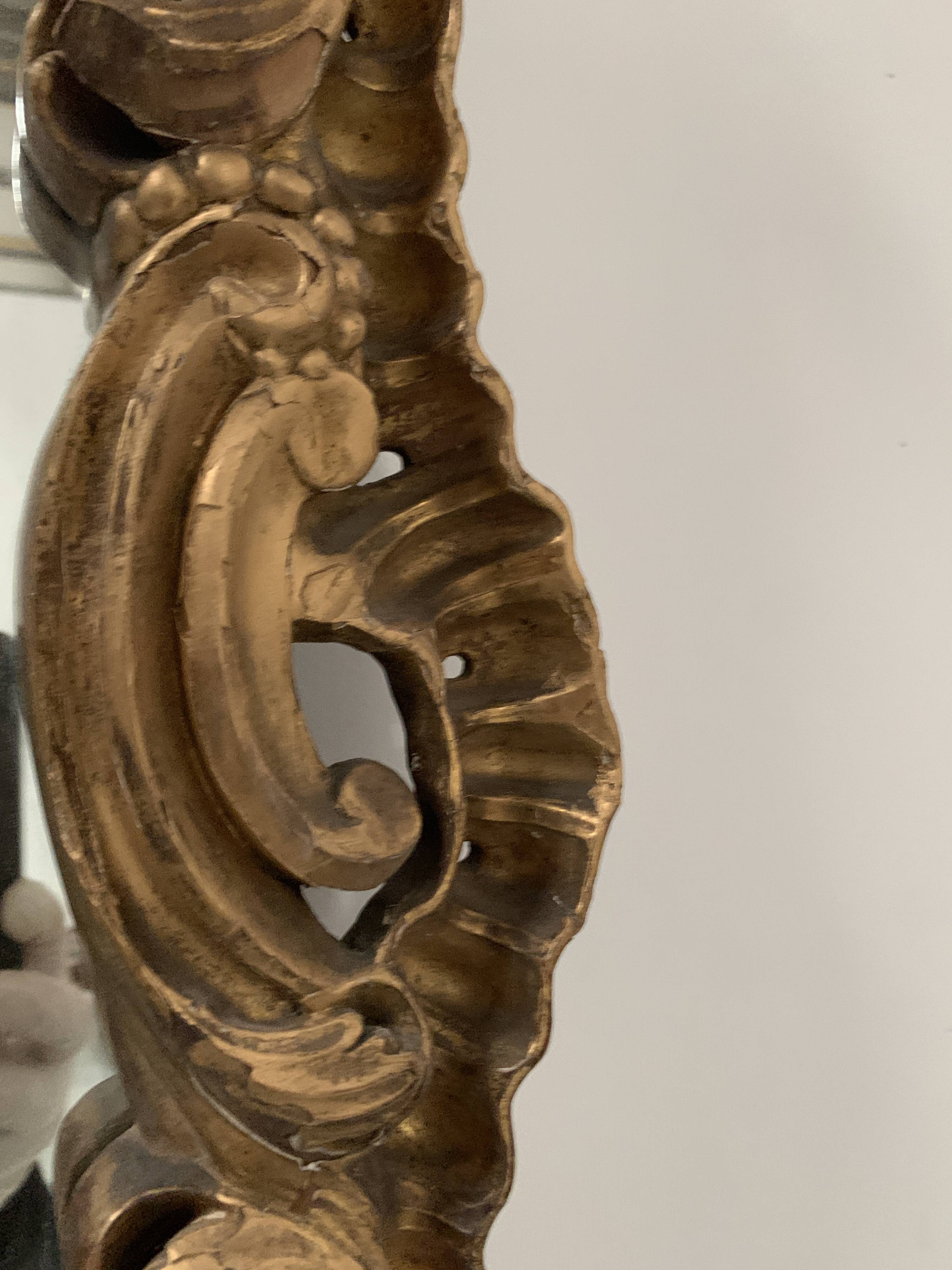 Louis XV mirror in carved gilded wood, late 18th century