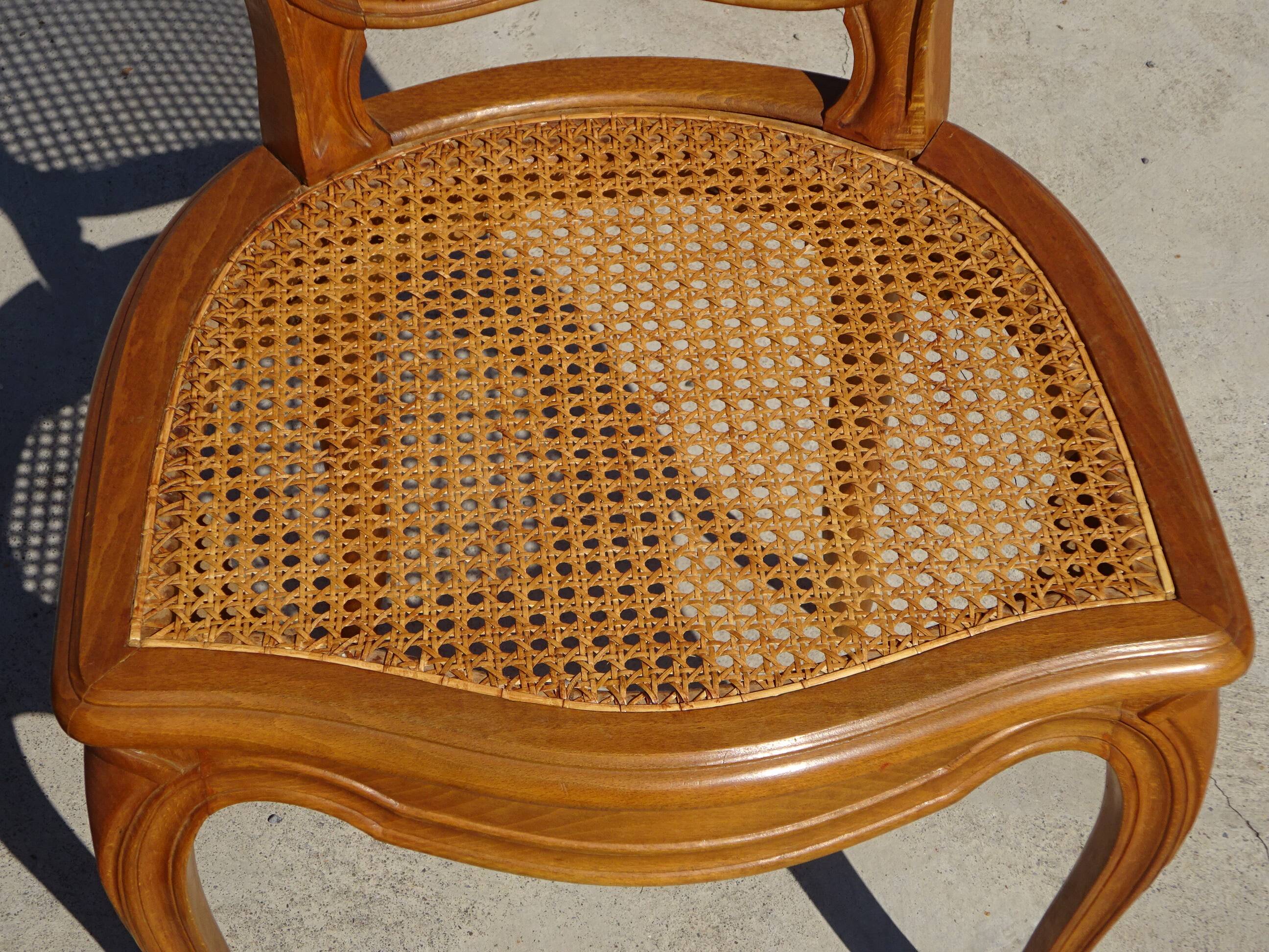 Paire de chaises en bois et cannage style Louis XV