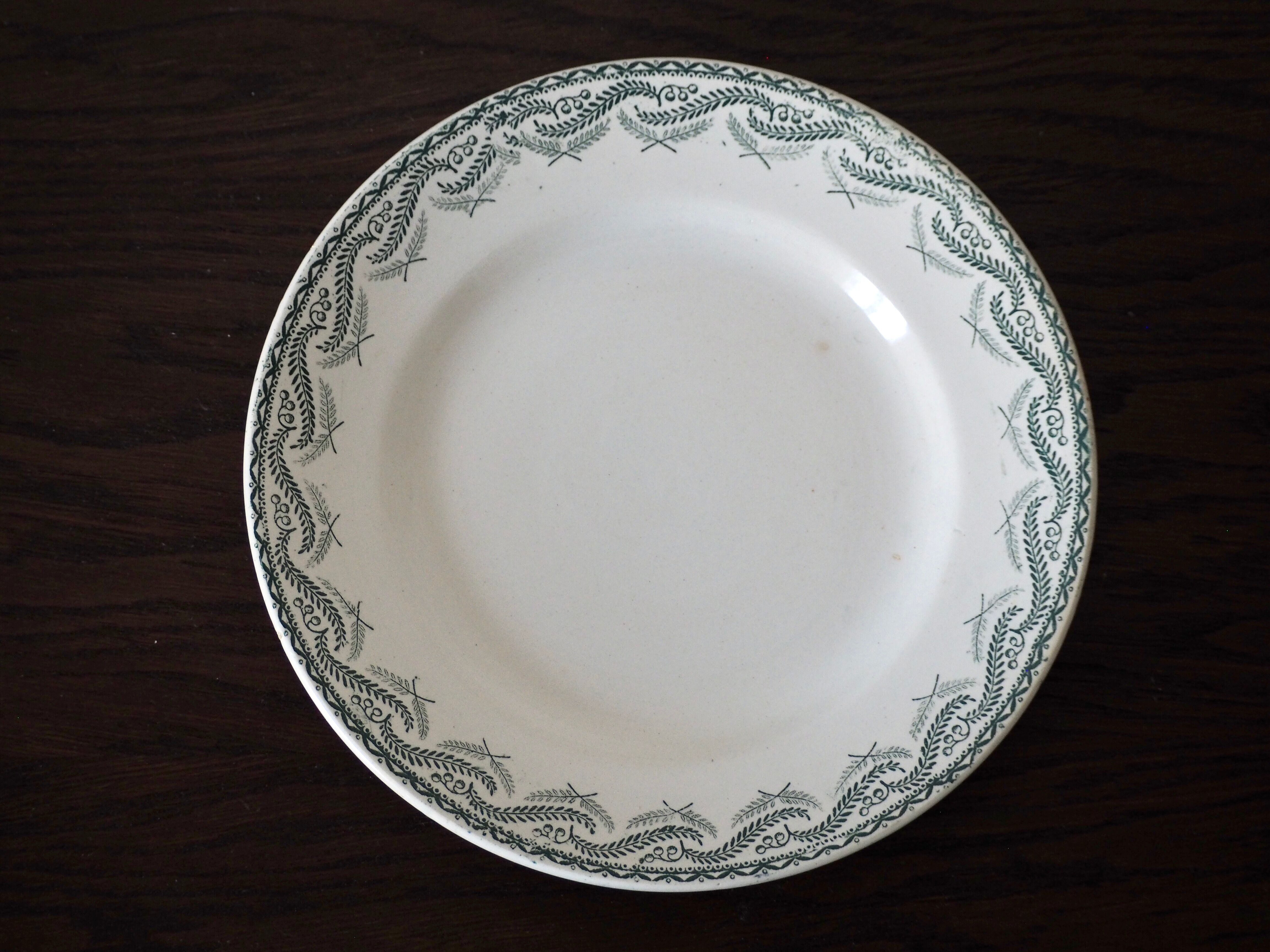 Set of 6 Terre de Fer plates, Réjane St Amand model