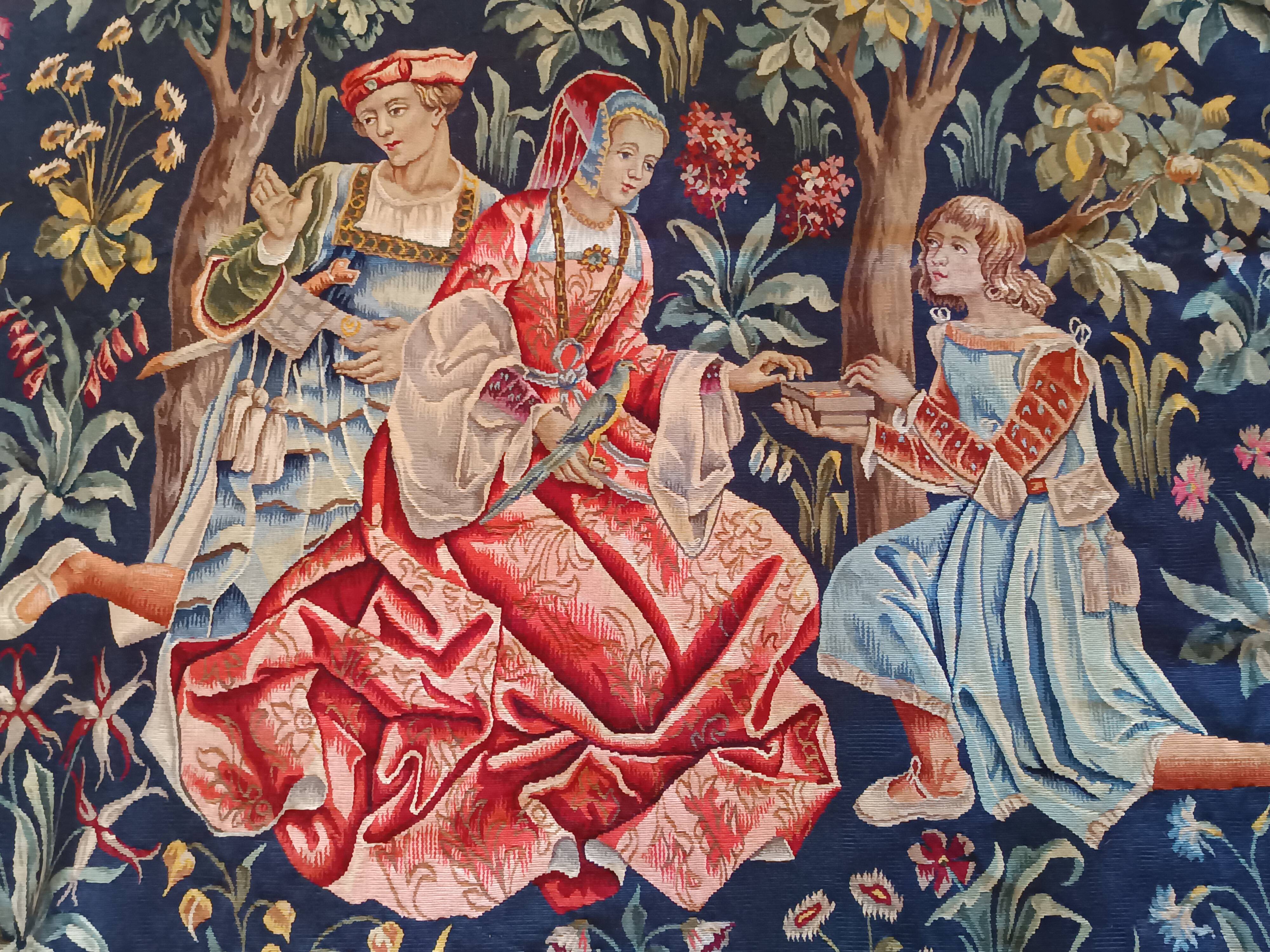 Grande tapisserie Jules Pansu –  La Dame au coffret  – Point d’Halluin