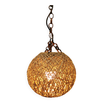 Lampe en rotin en forme de balle