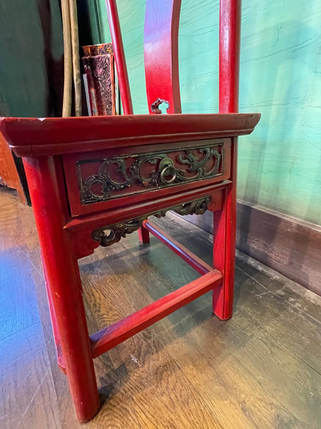Concubine chair