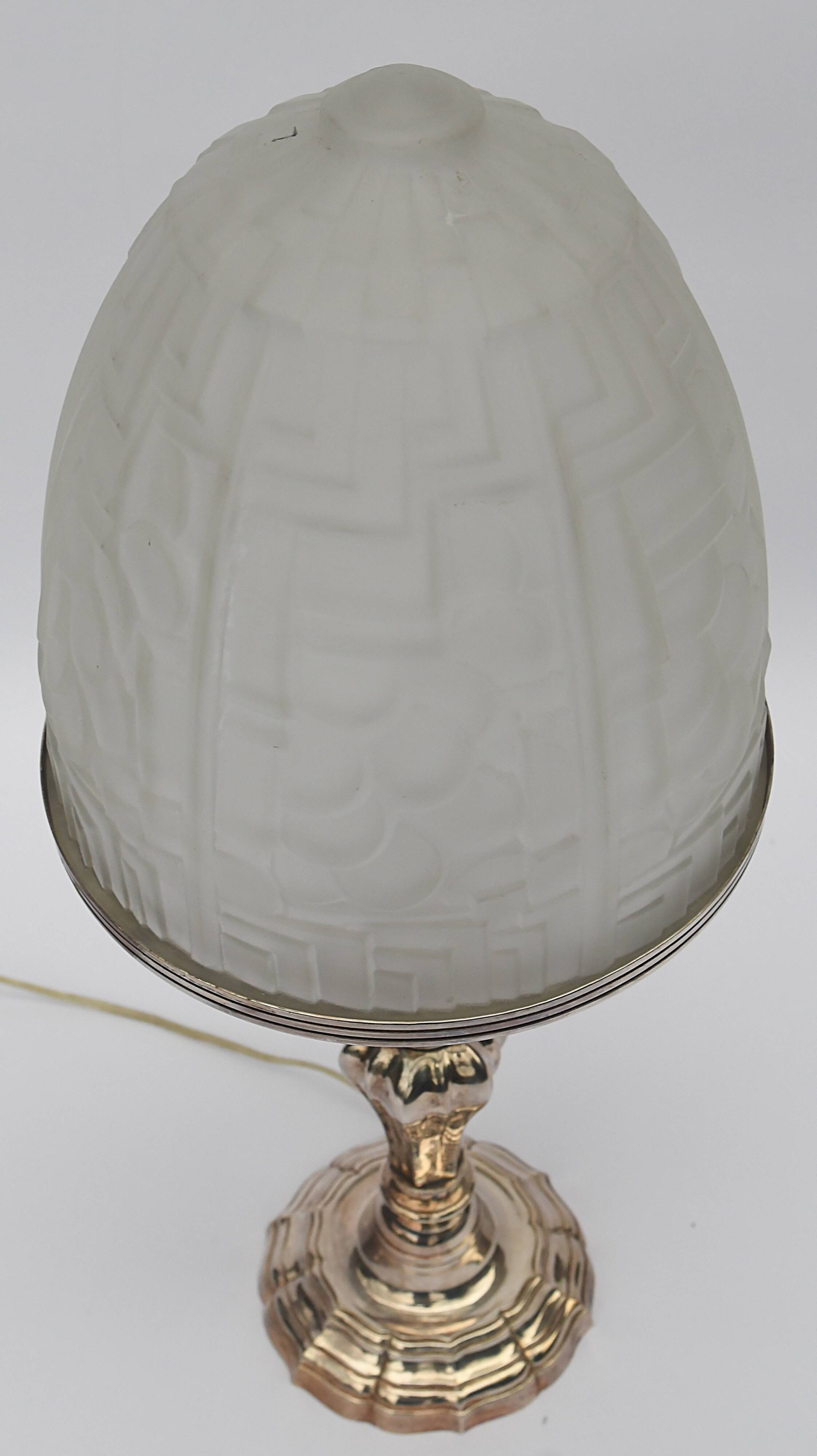 Art Deco lamp in molded glass and silver metal