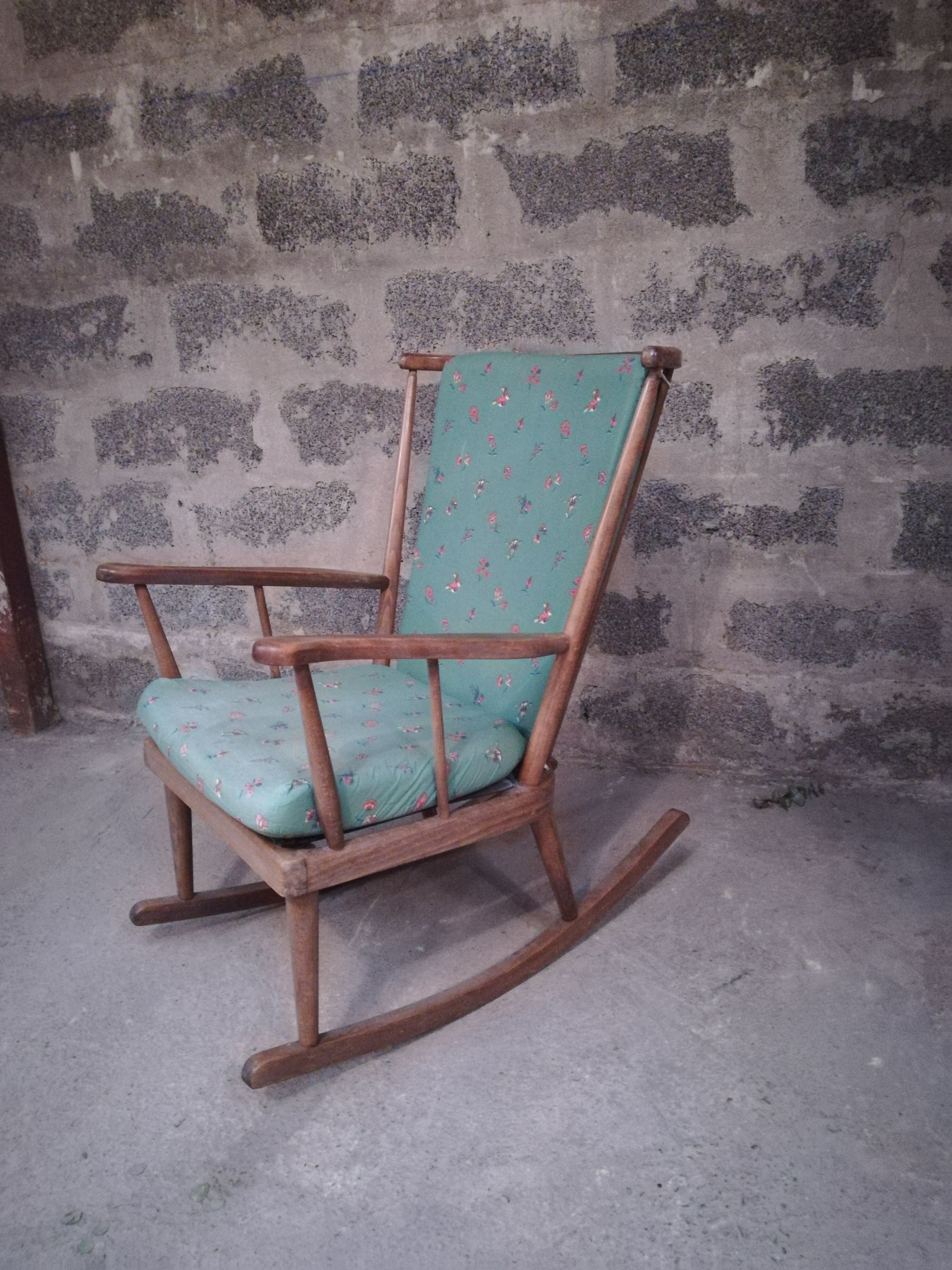 Baumann fan rocking chair