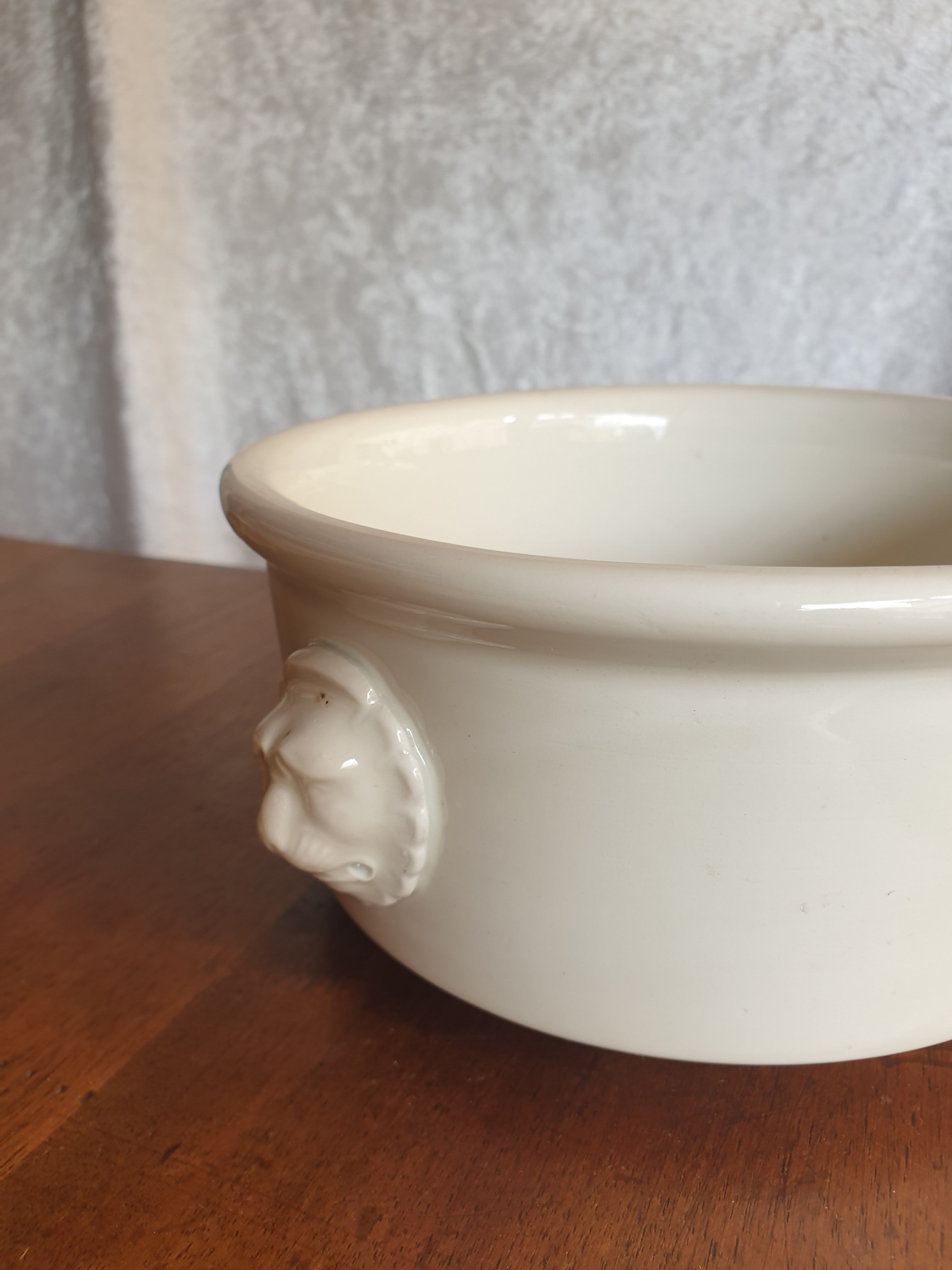 White dish